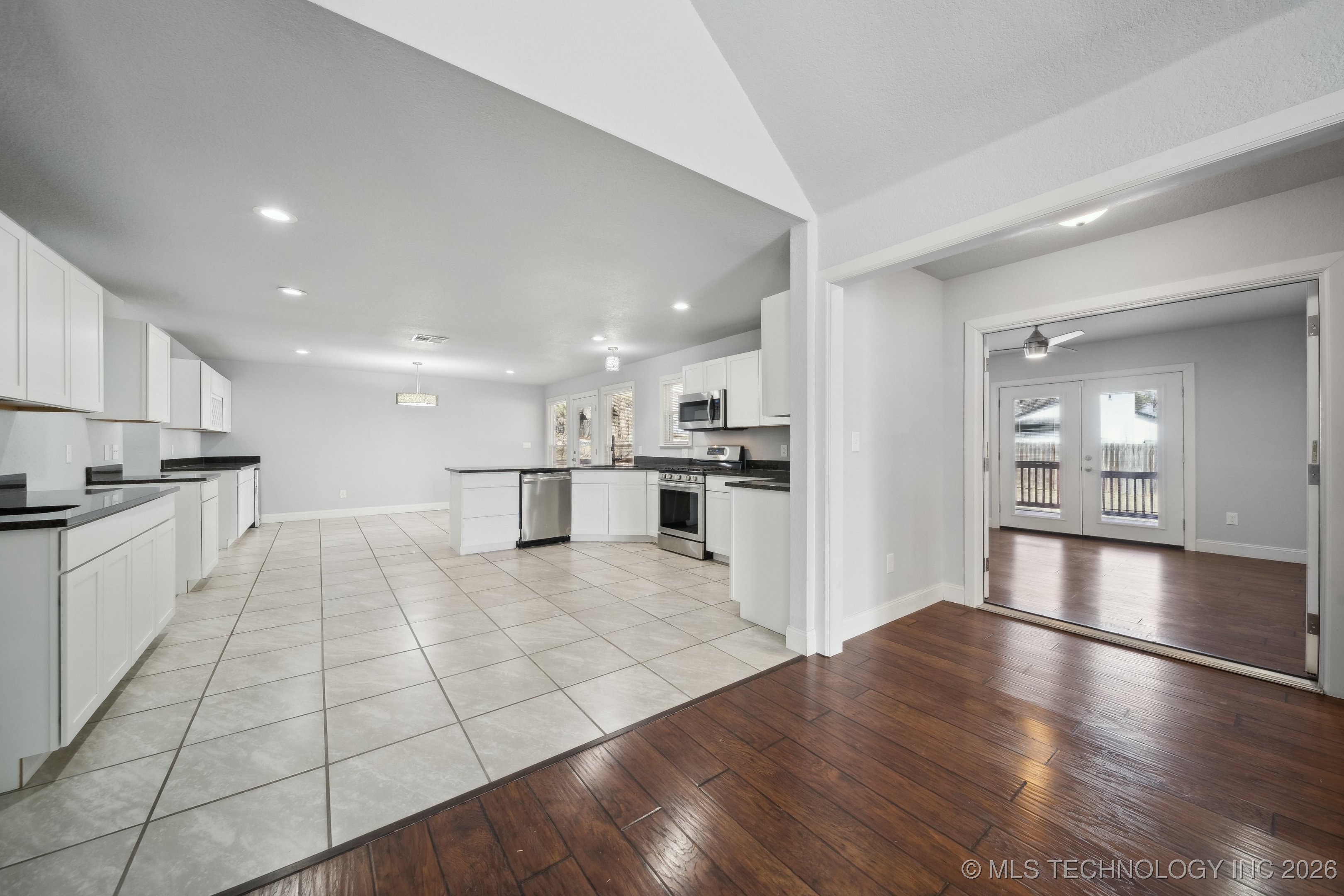 13433 S 125th East Avenue Property Photo 10