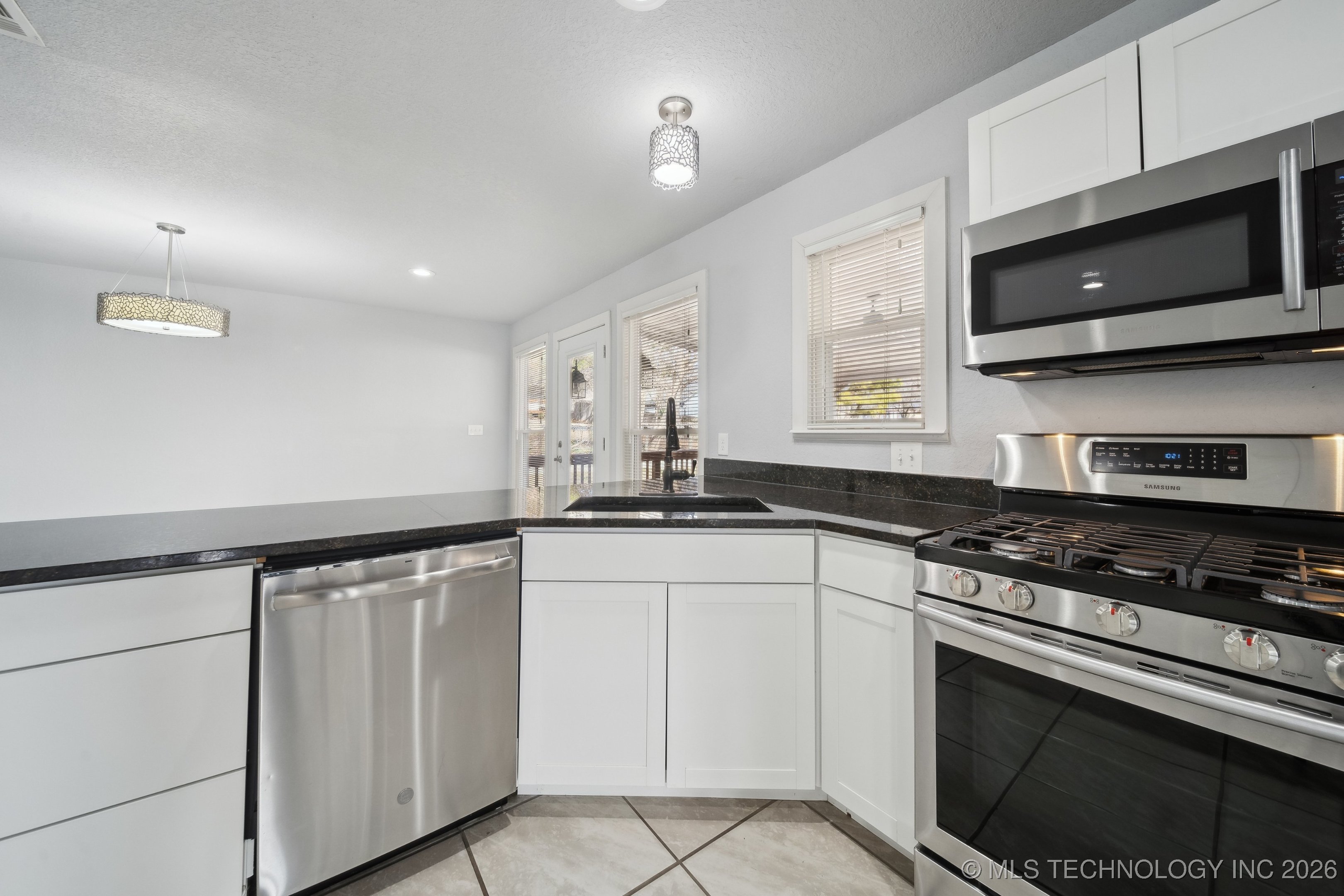 13433 S 125th East Avenue Property Photo 13