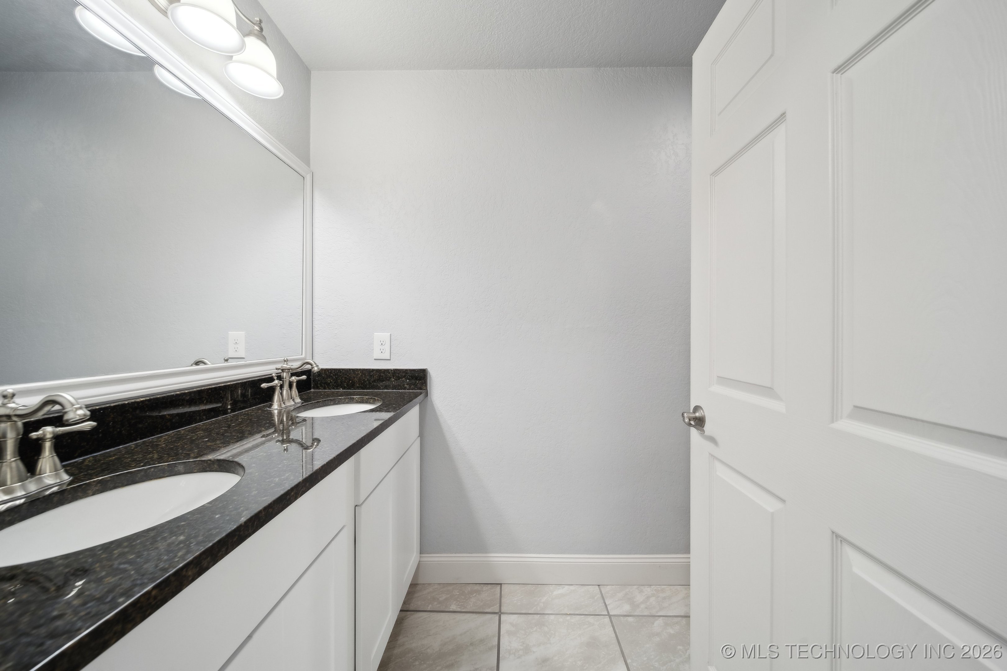 13433 S 125th East Avenue Property Photo 43