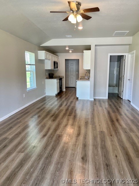 712 Pemberly Property Photo 2