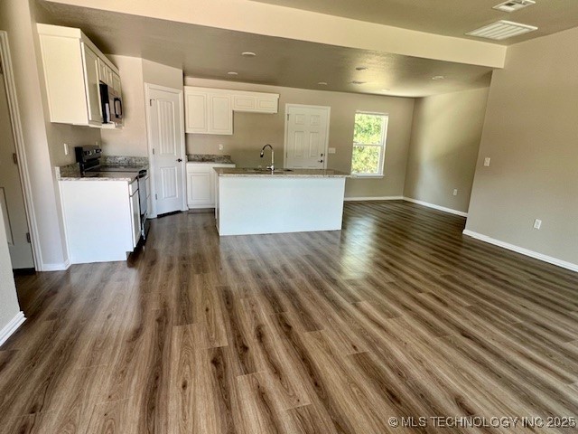 707 Pemberly Property Photo 3