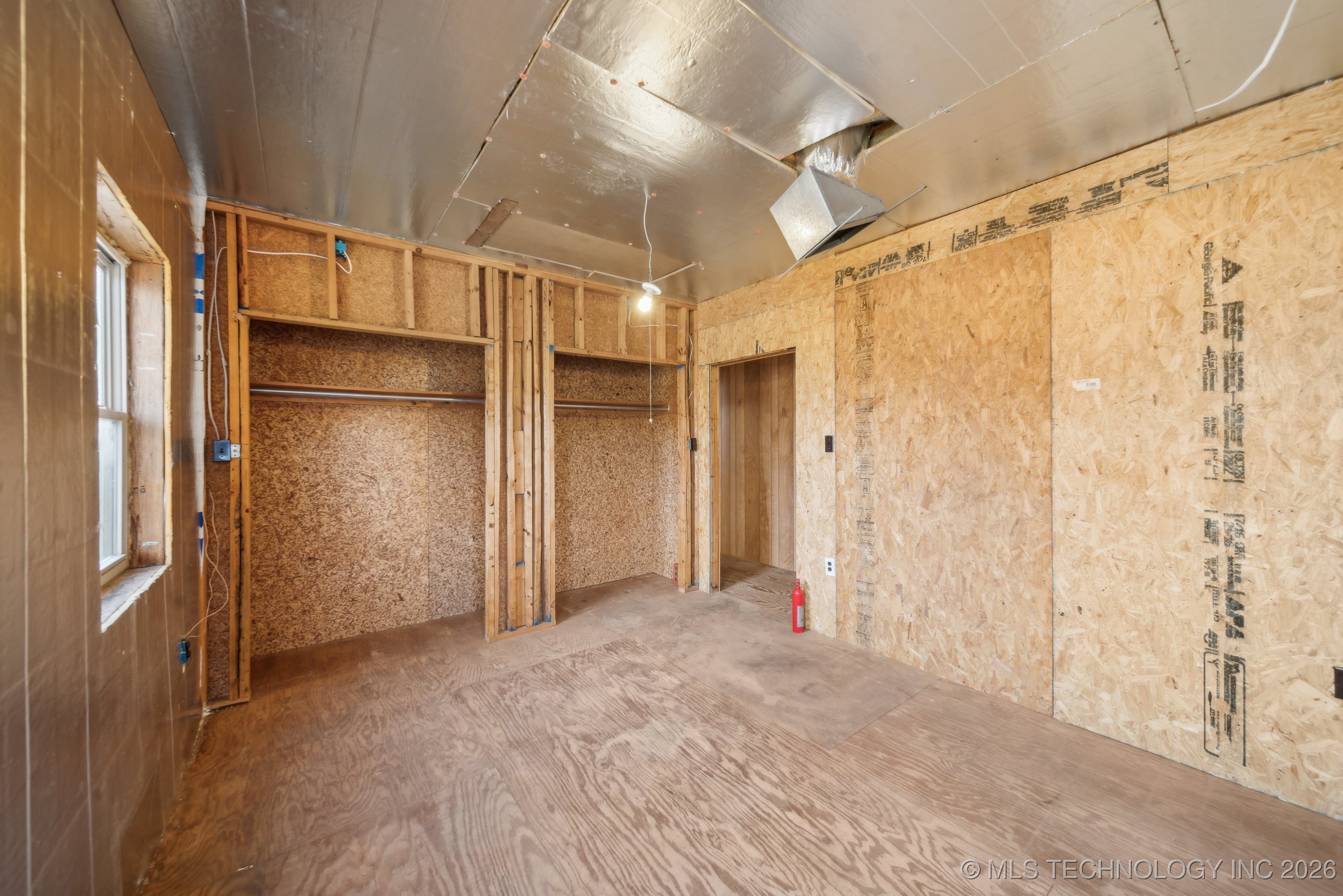 1121 W 9th Street Property Photo 23