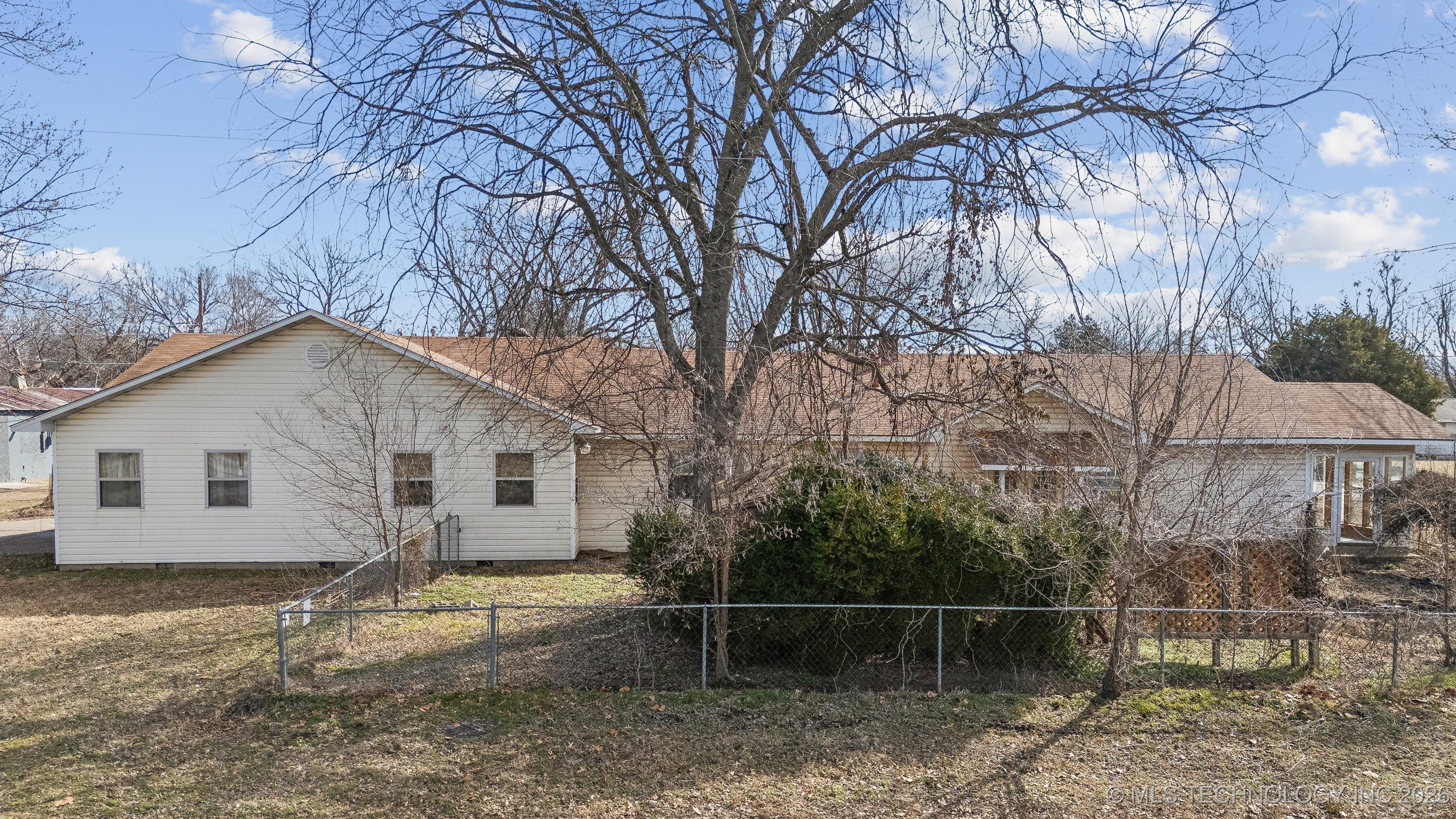 1121 W 9th Street Property Photo 29