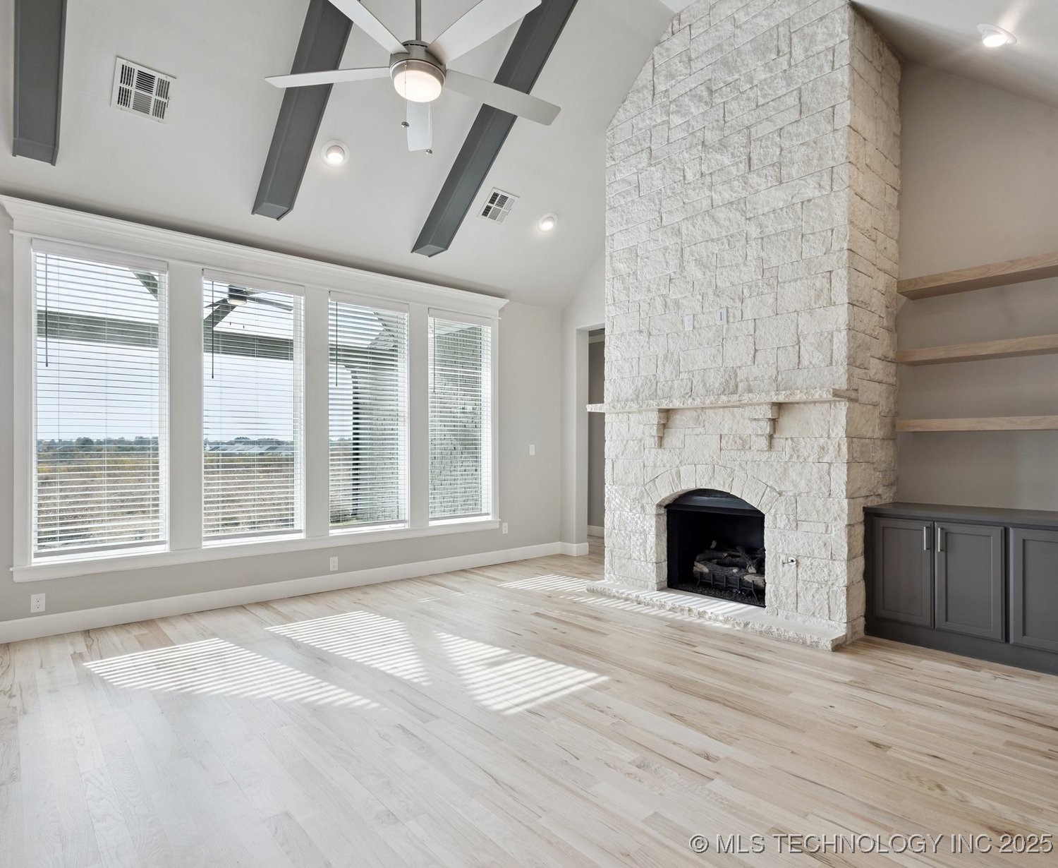 2719 W Van Buren Court Property Photo 4