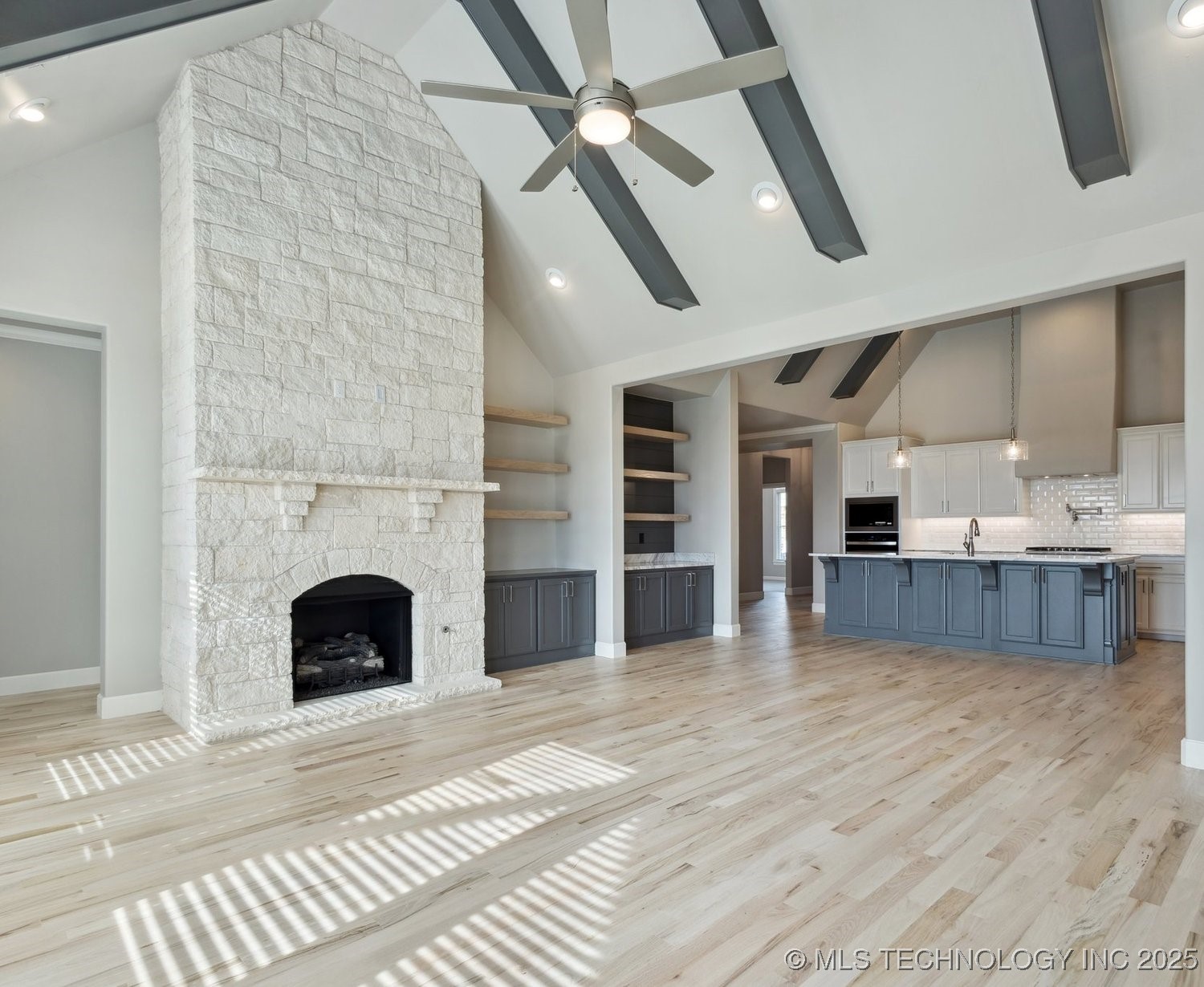 2719 W Van Buren Court Property Photo 5