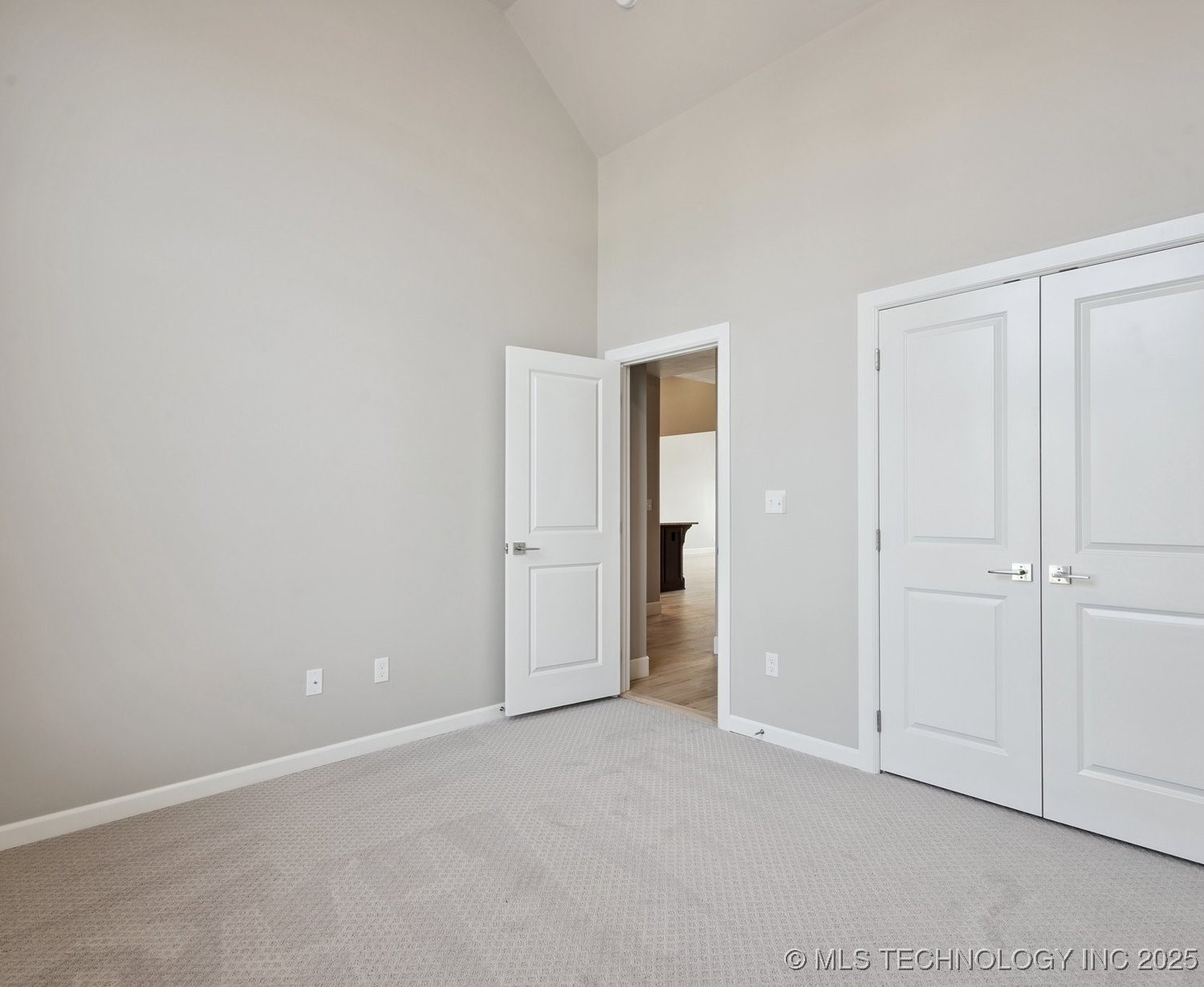 2719 W Van Buren Court Property Photo 20