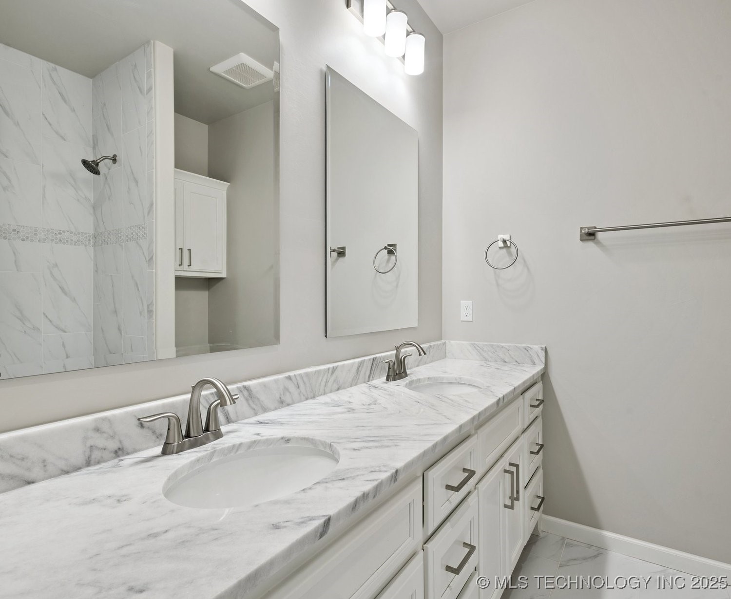 2719 W Van Buren Court Property Photo 26