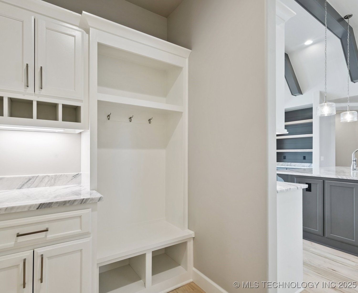 2719 W Van Buren Court Property Photo 30