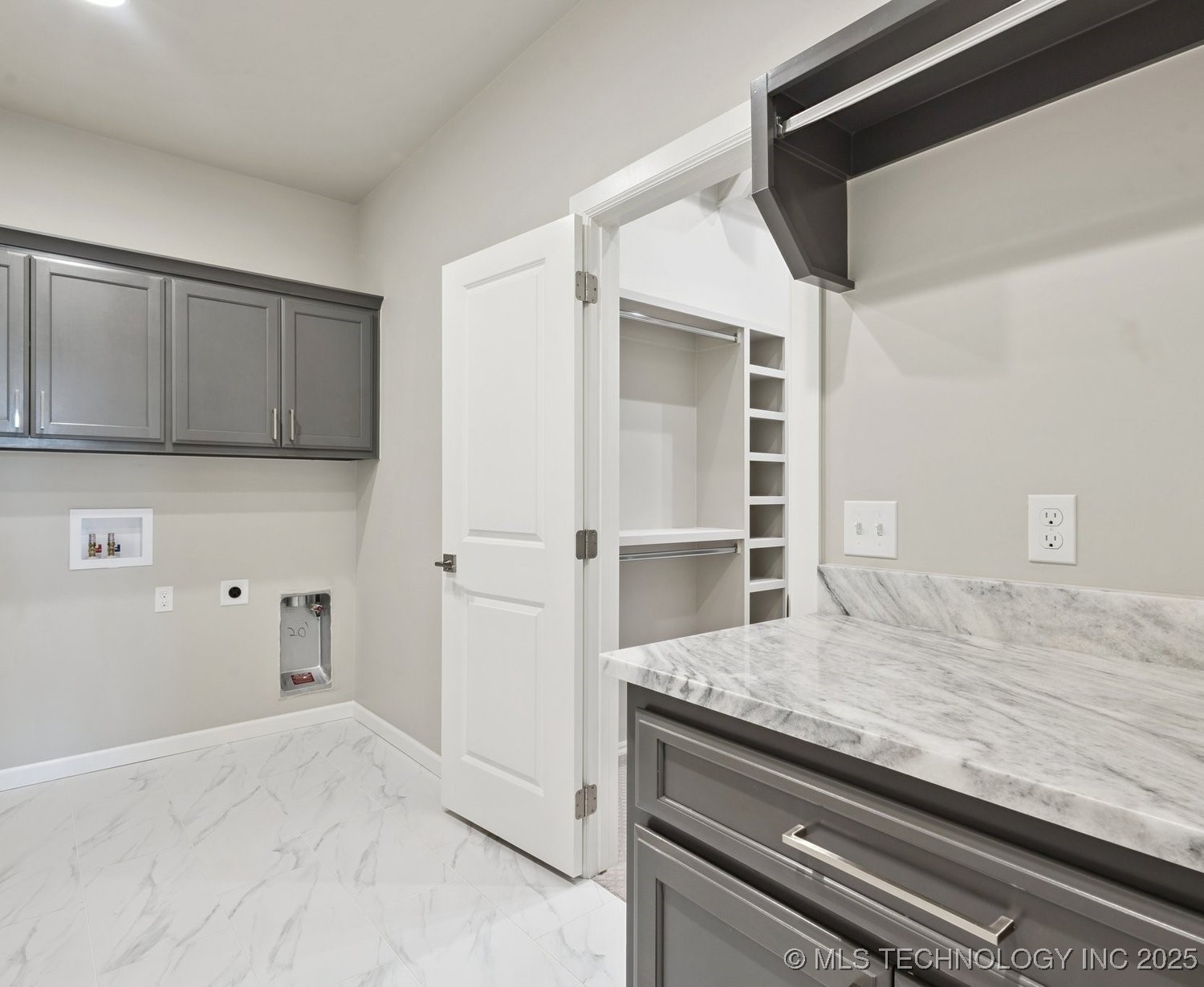 2719 W Van Buren Court Property Photo 31