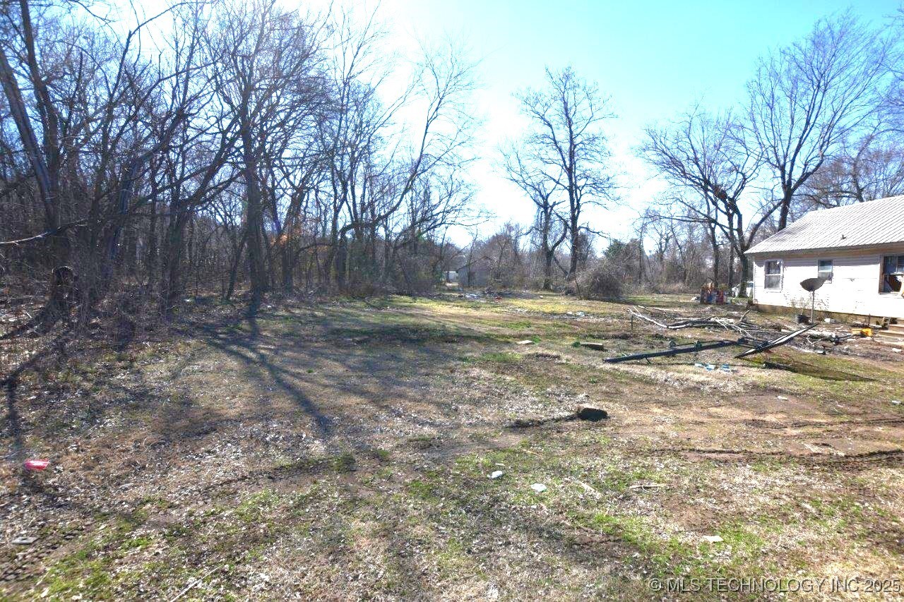 320 E Oak Street Property Photo 7