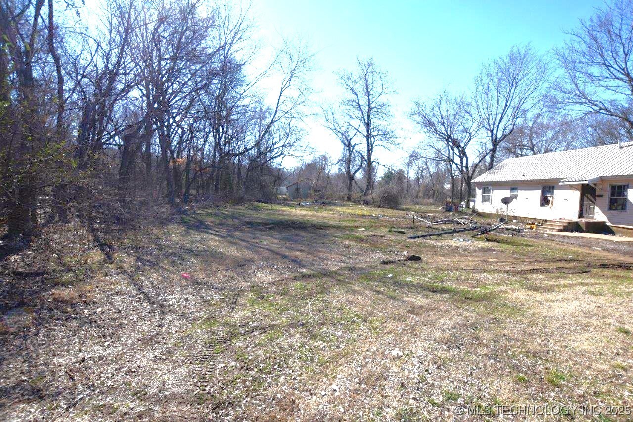 320 E Oak Street Property Photo 9