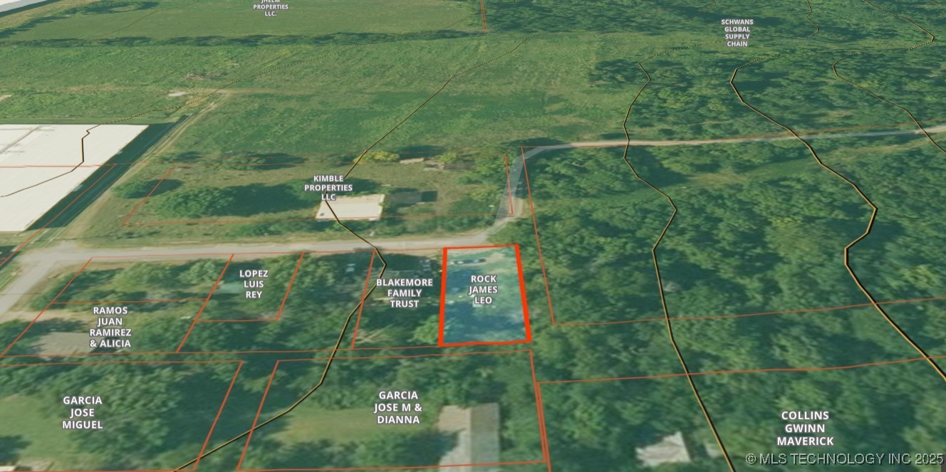 320 E Oak Street Property Photo 10