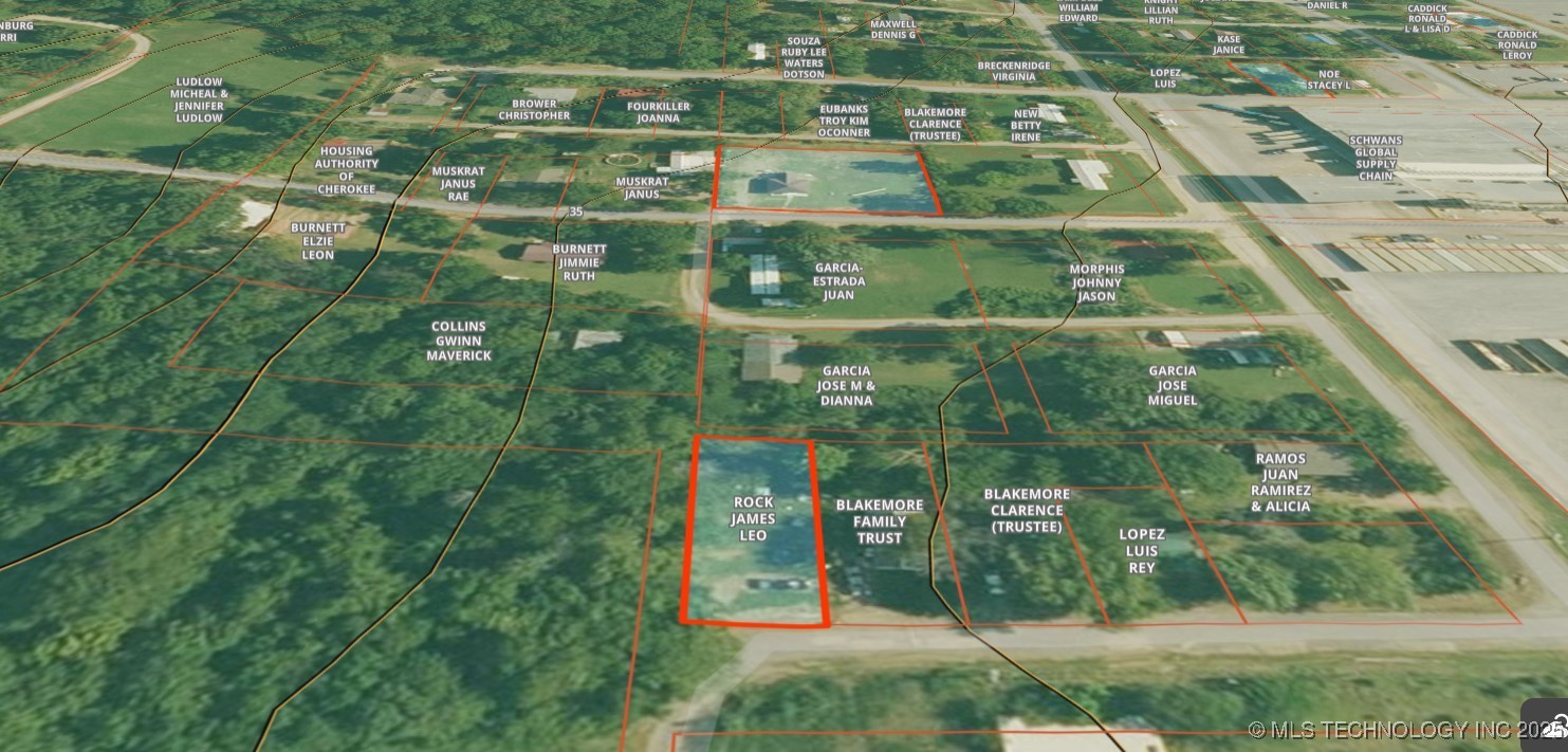 320 E Oak Street Property Photo 12