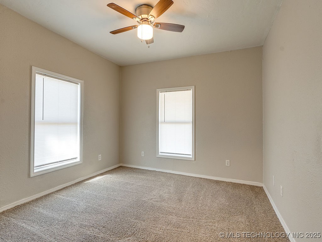 711 W 8th Property Photo 19