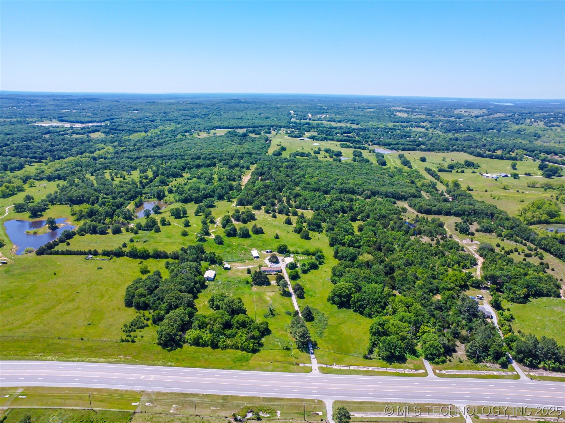 6389 State Highway 199 Property Photo 4