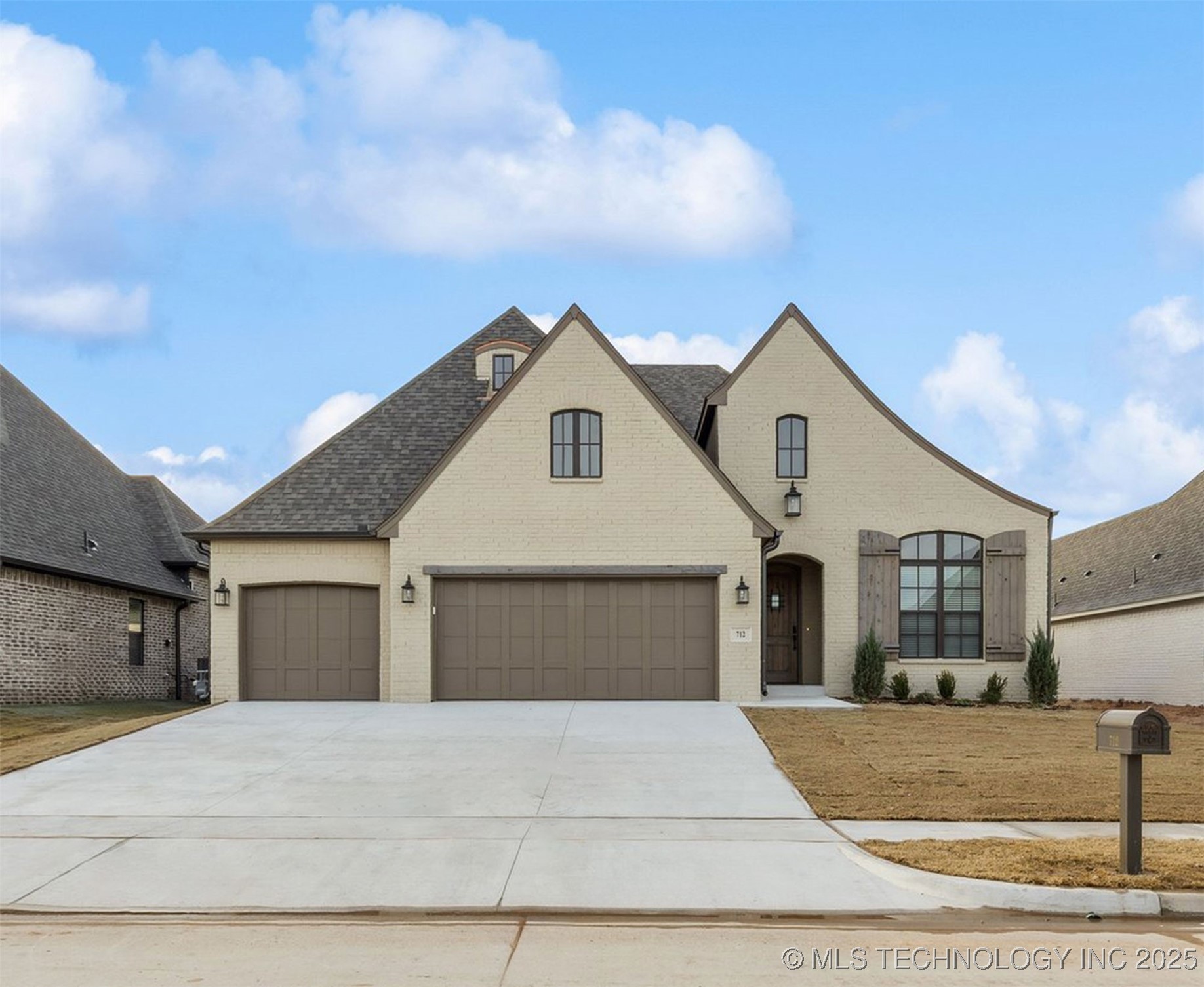 712 E 149th Street S Property Photo 1