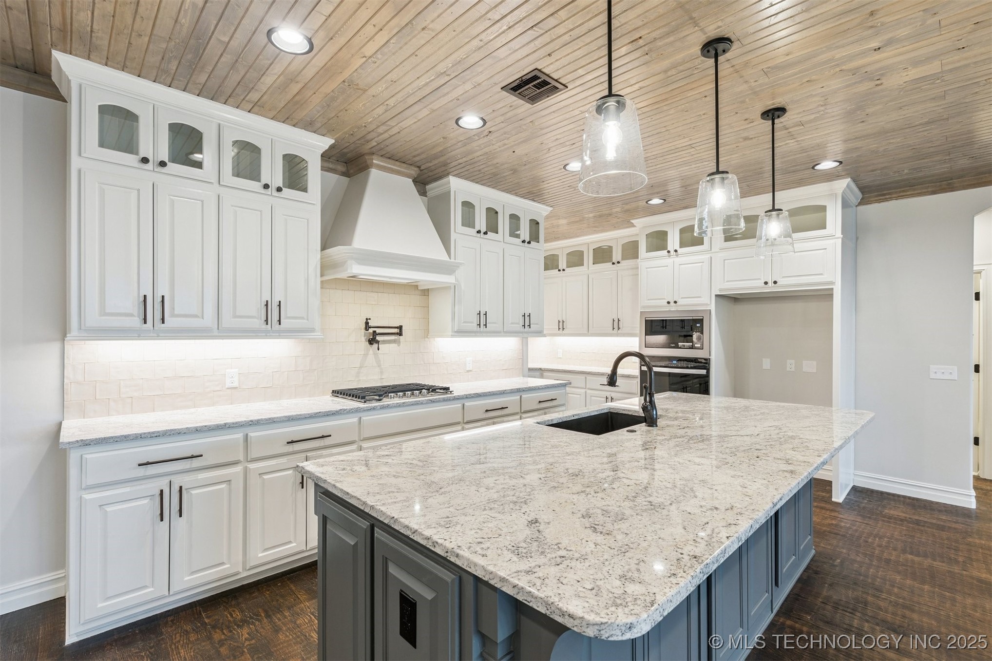 712 E 149th Street S Property Photo 6