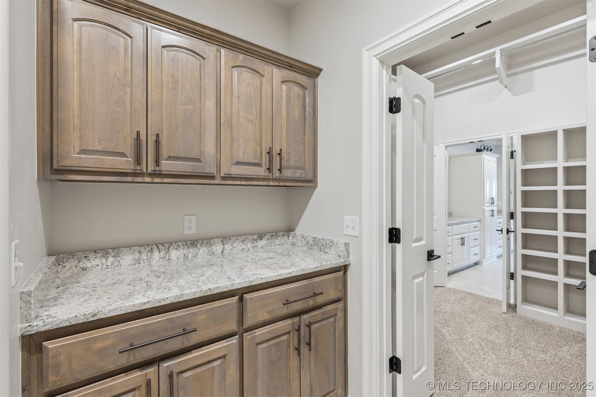 712 E 149th Street S Property Photo 26