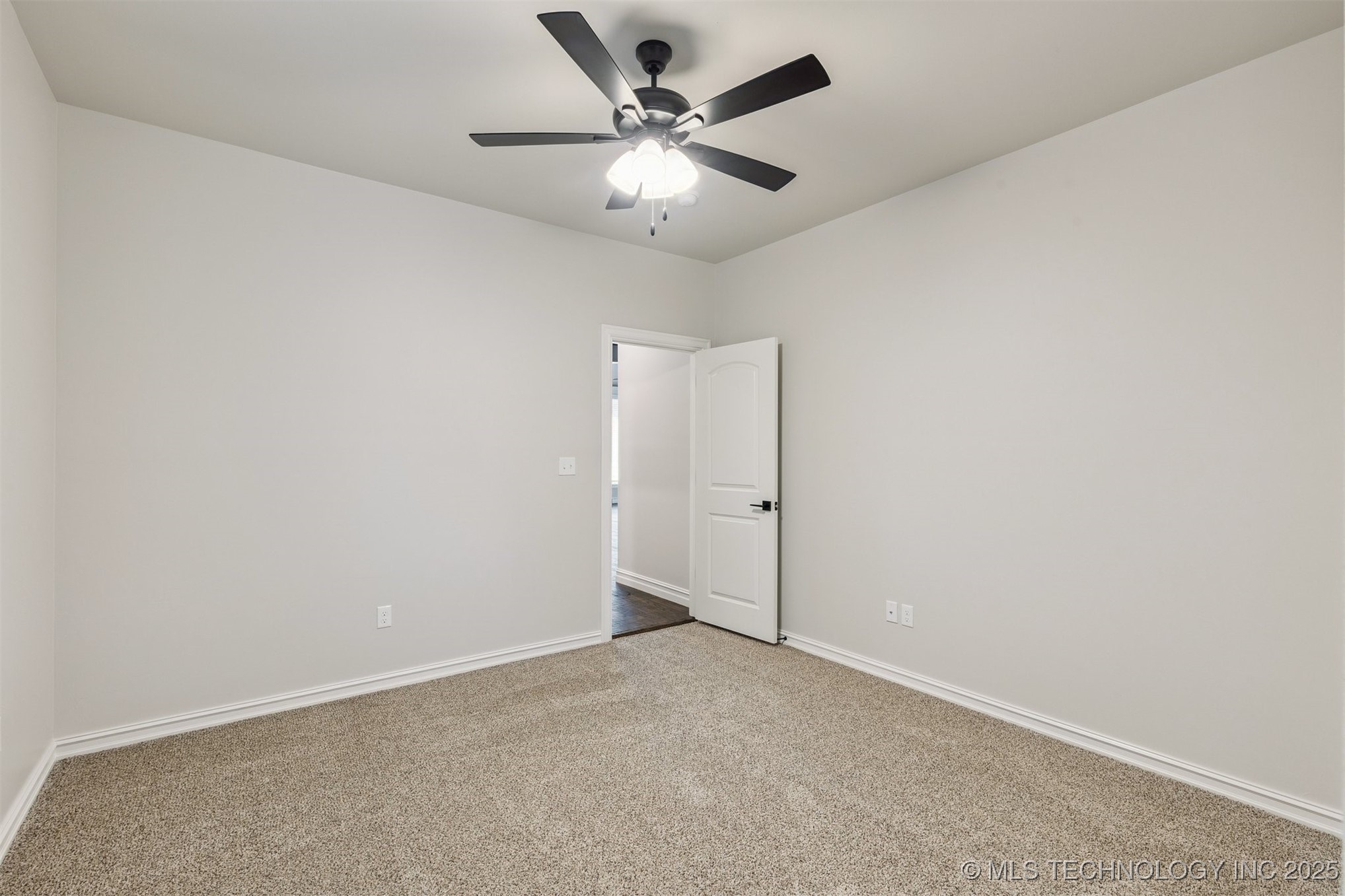 712 E 149th Street S Property Photo 37