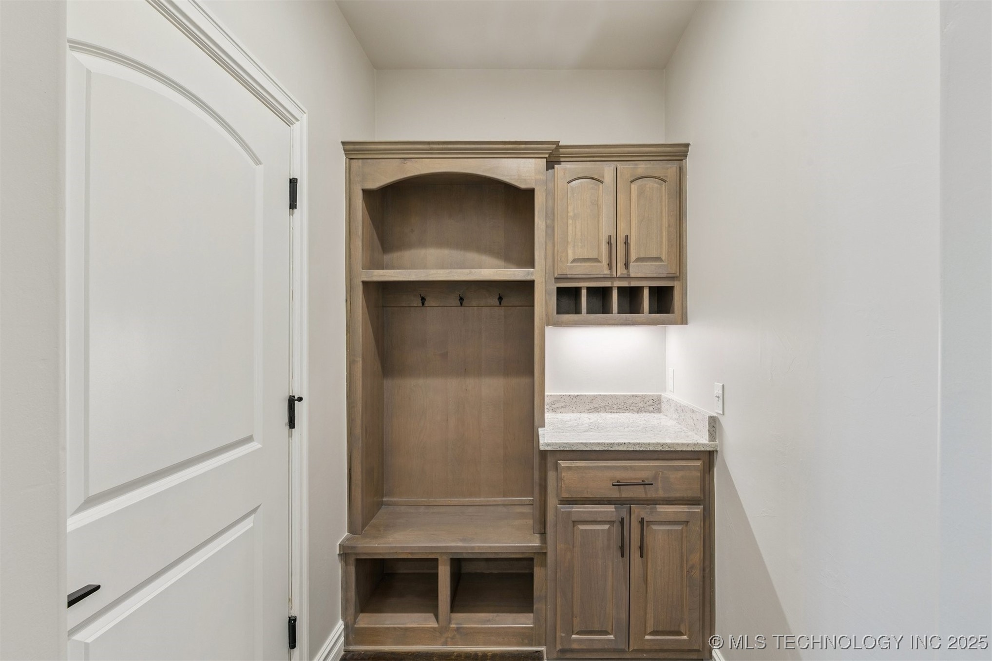 712 E 149th Street S Property Photo 38