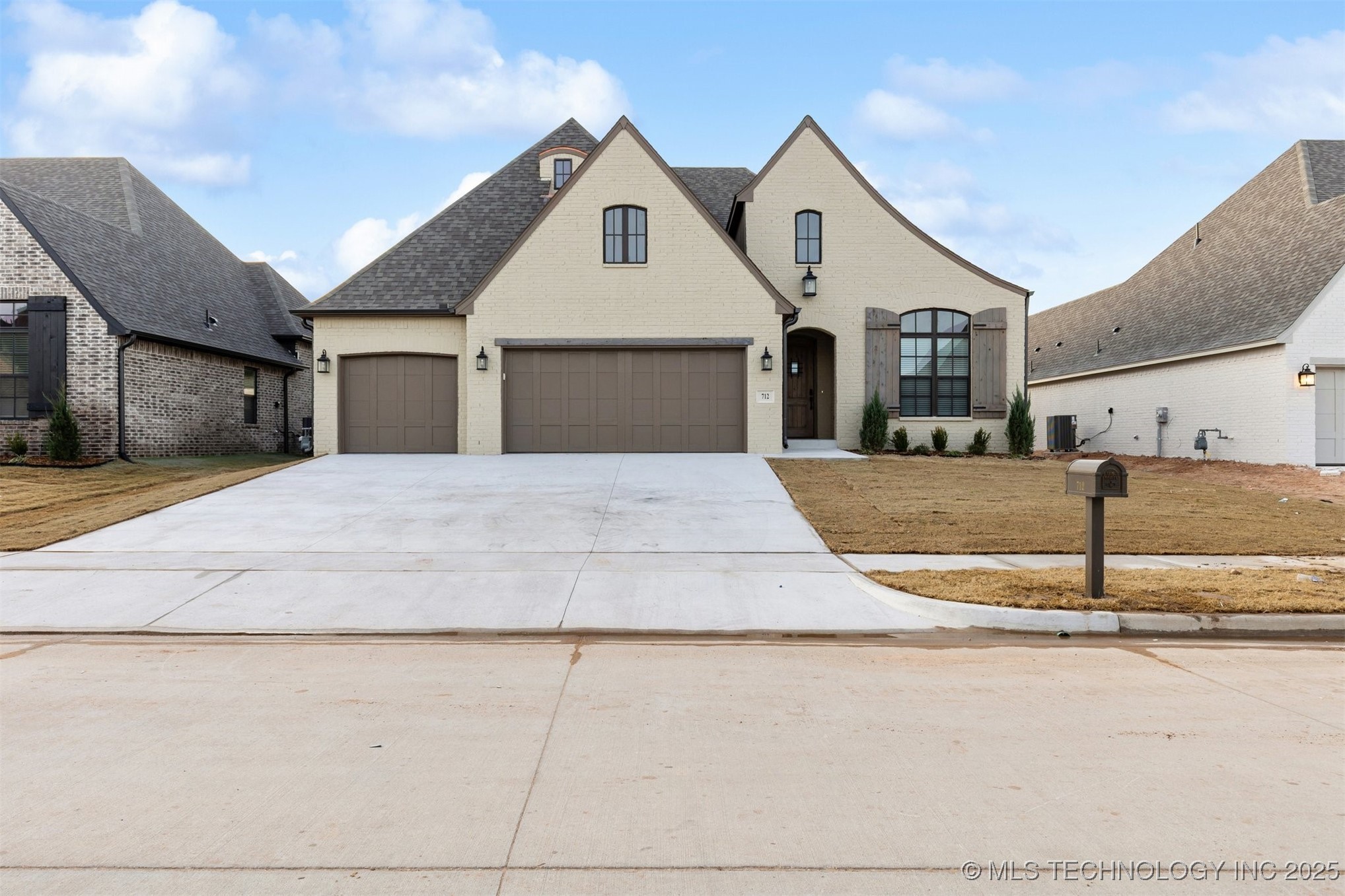 712 E 149th Street S Property Photo 43