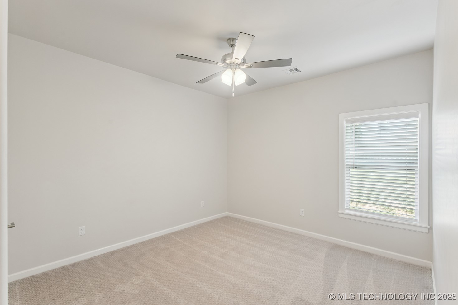 3922 S Dogwood Place Property Photo 5