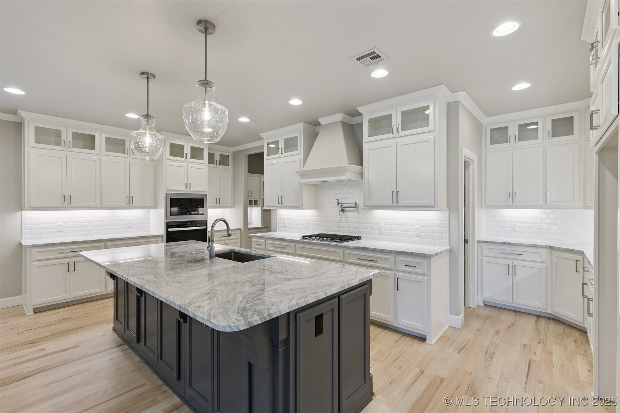 14270 S Evanston Avenue S Property Photo 9