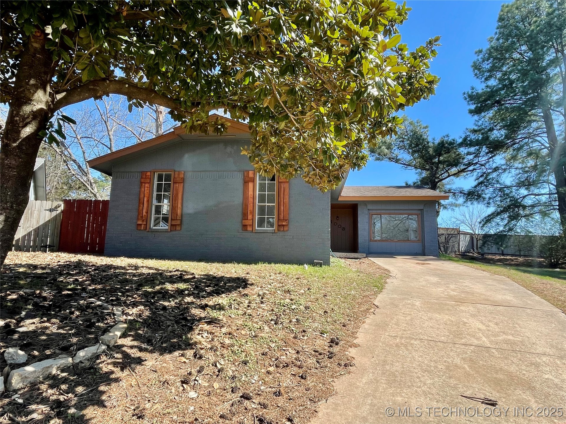 1003 Four Seasons Property Photo 2