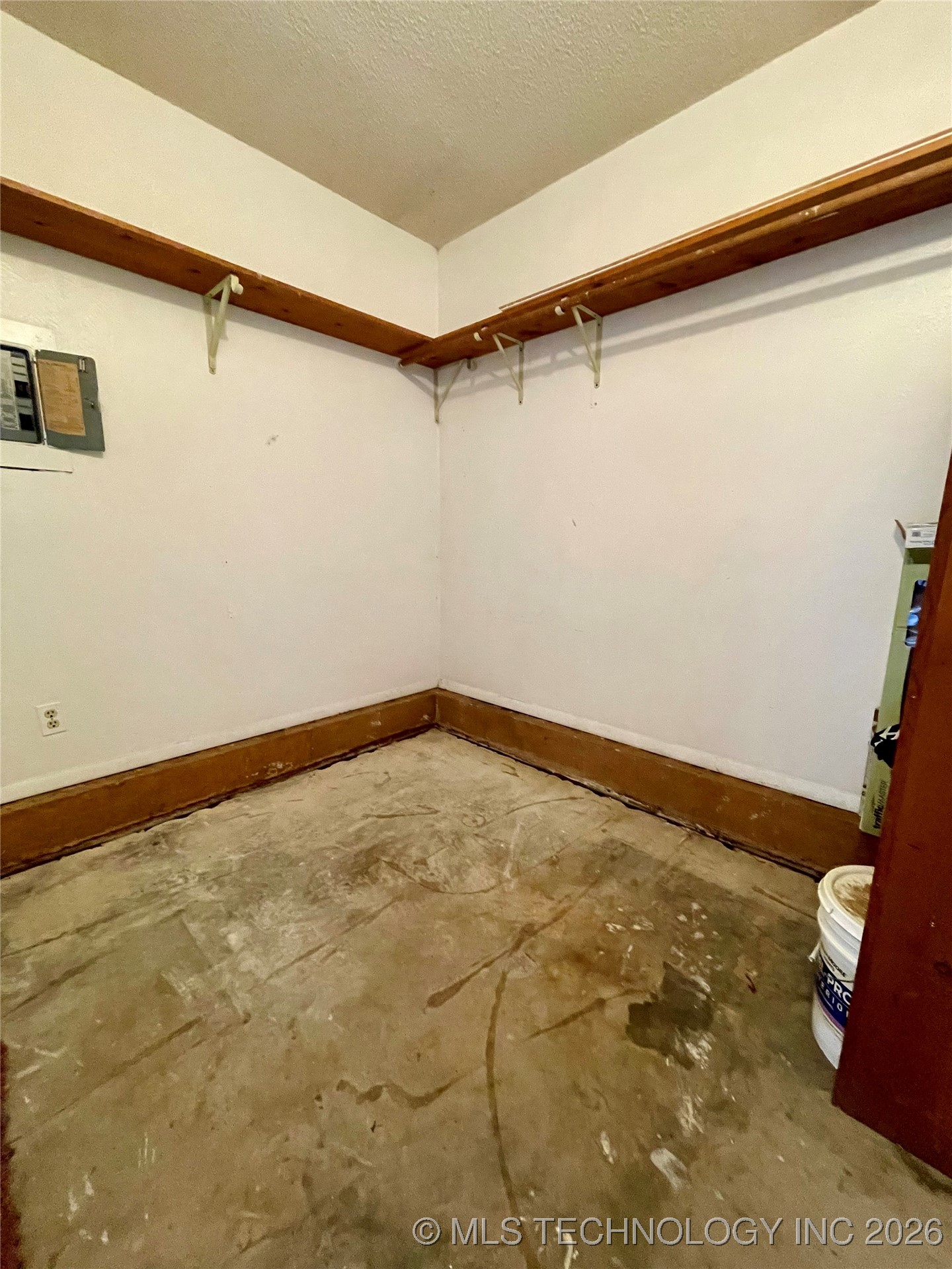 1003 Four Seasons Property Photo 20