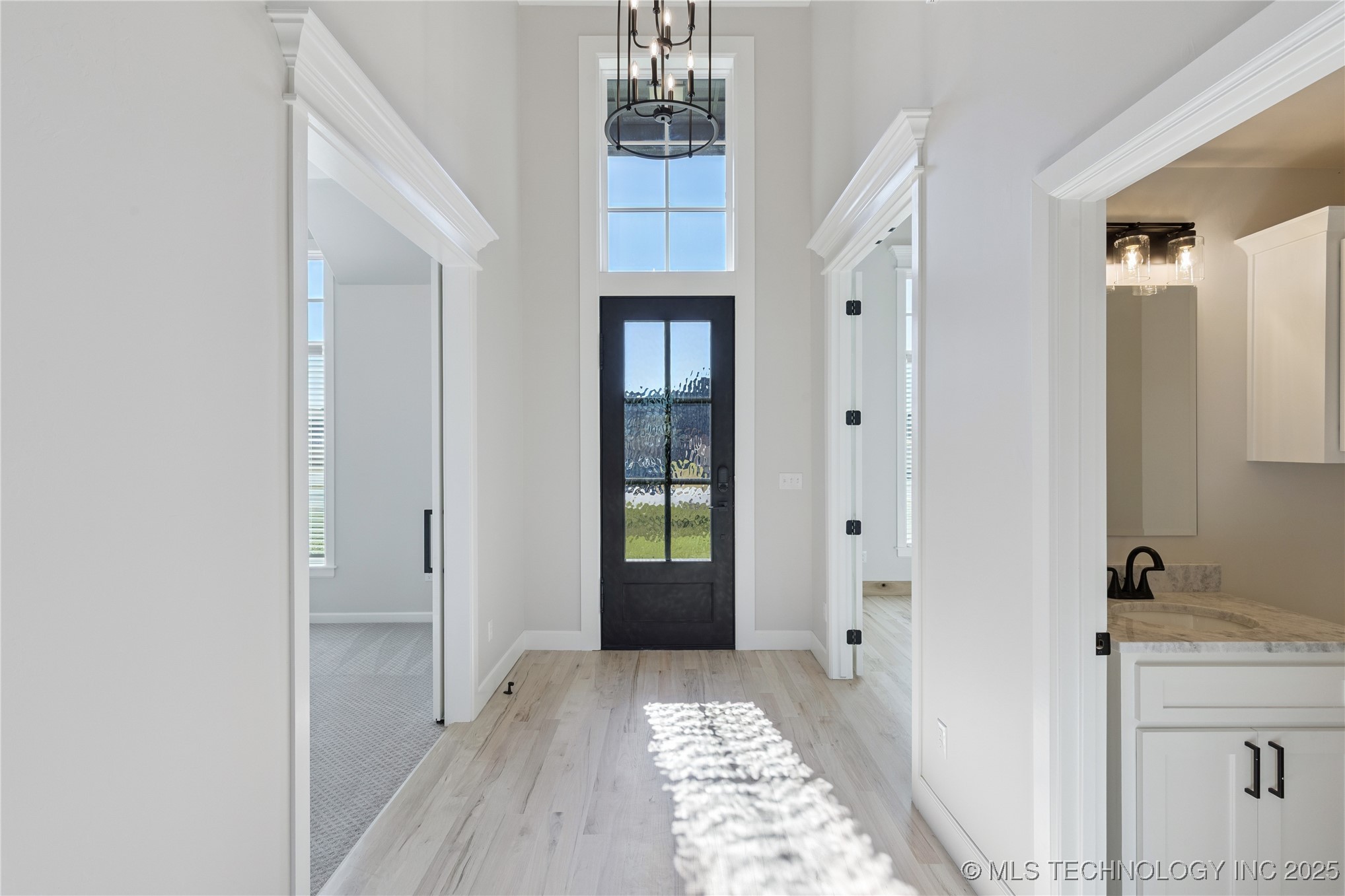 17527 S 52nd East Avenue Property Photo 4