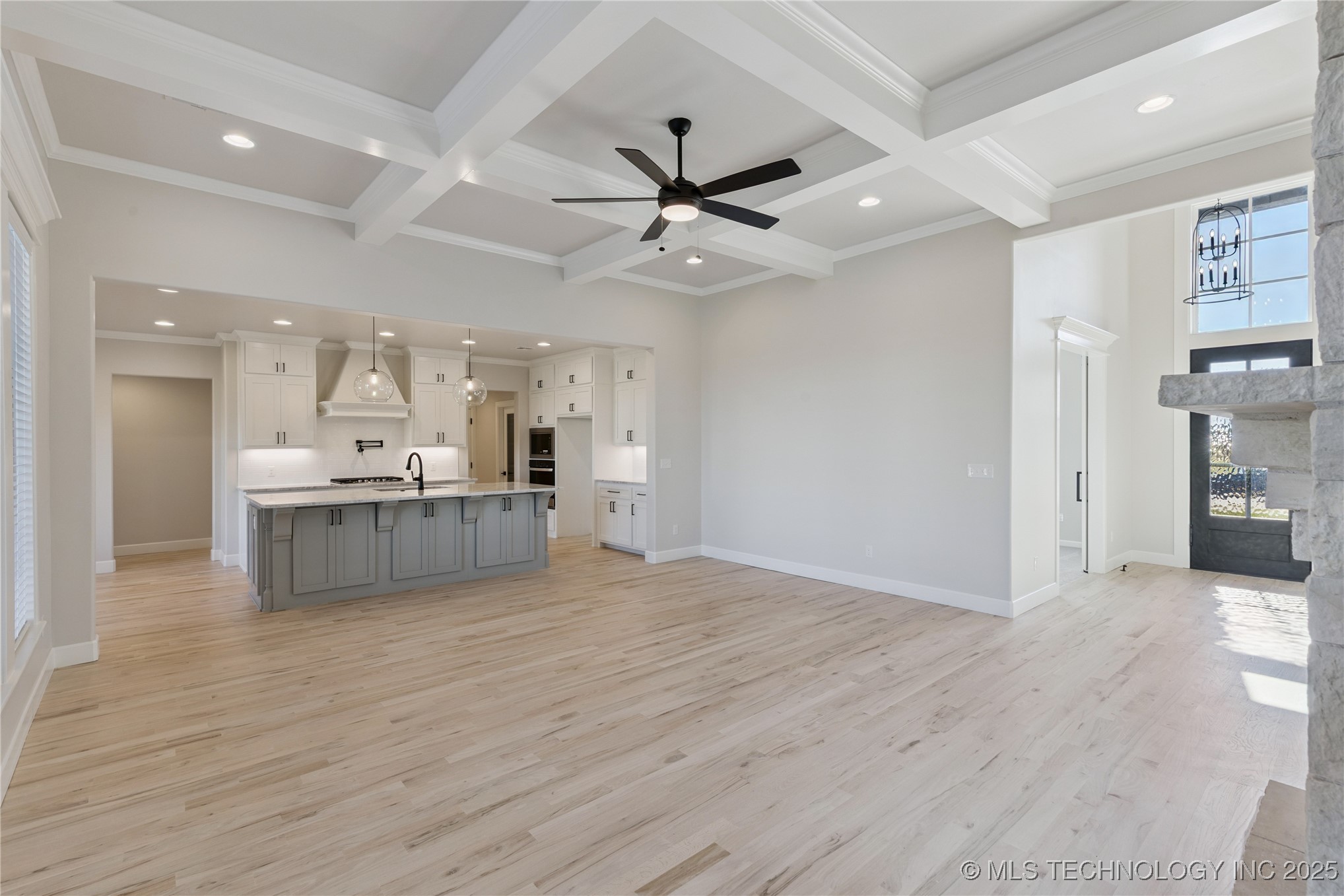 17527 S 52nd East Avenue Property Photo 6