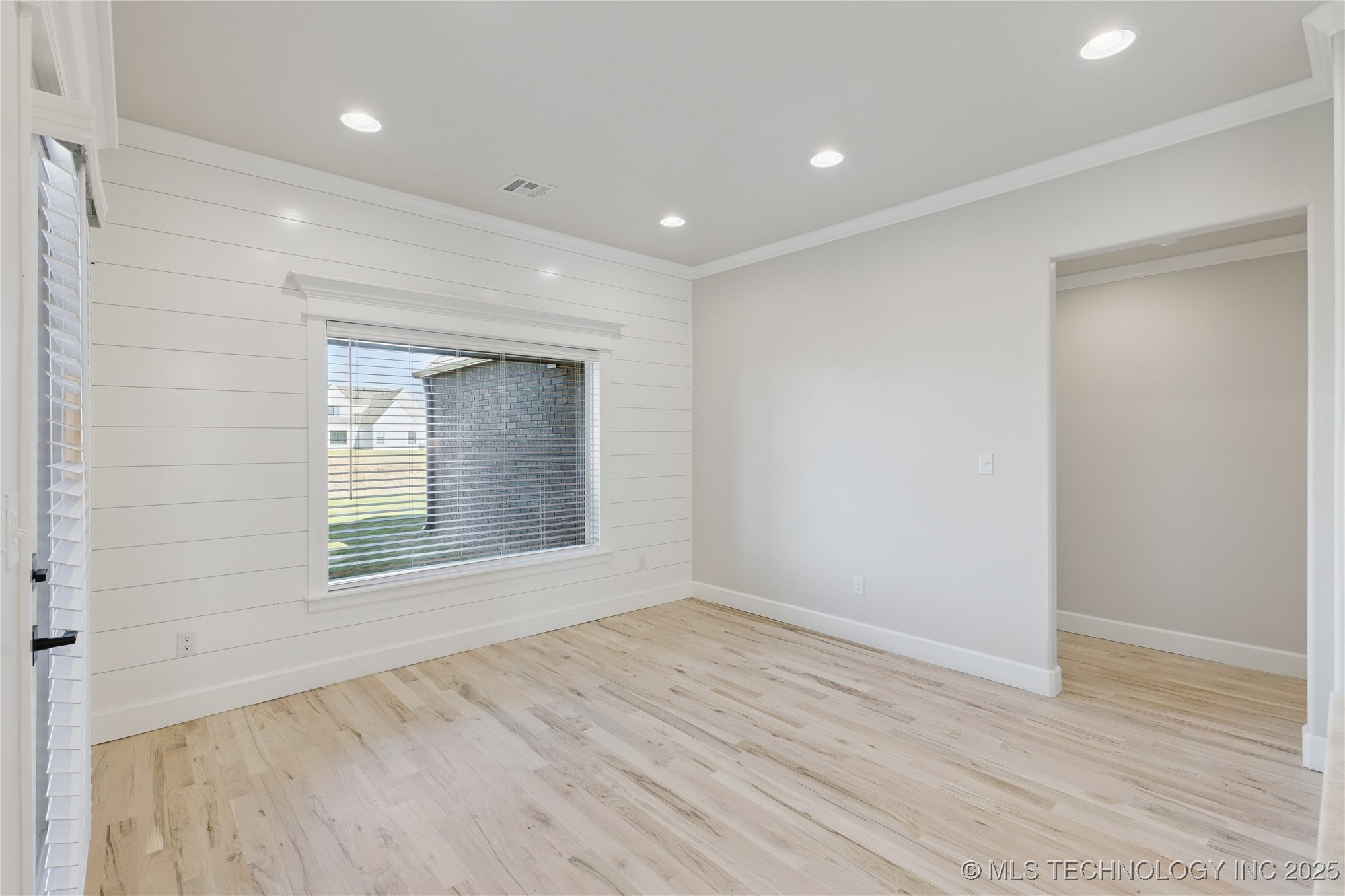 17527 S 52nd East Avenue Property Photo 17