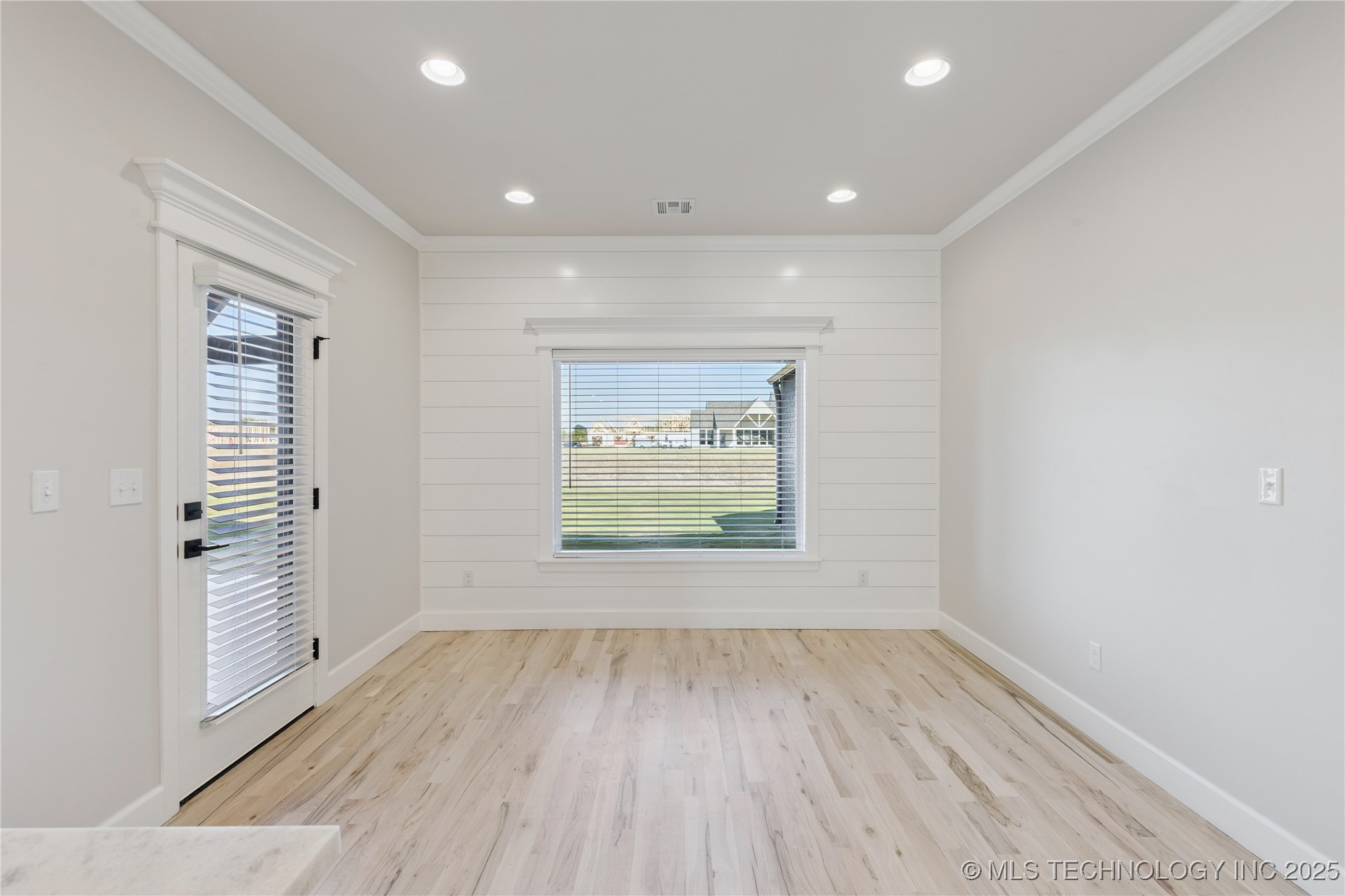 17527 S 52nd East Avenue Property Photo 18