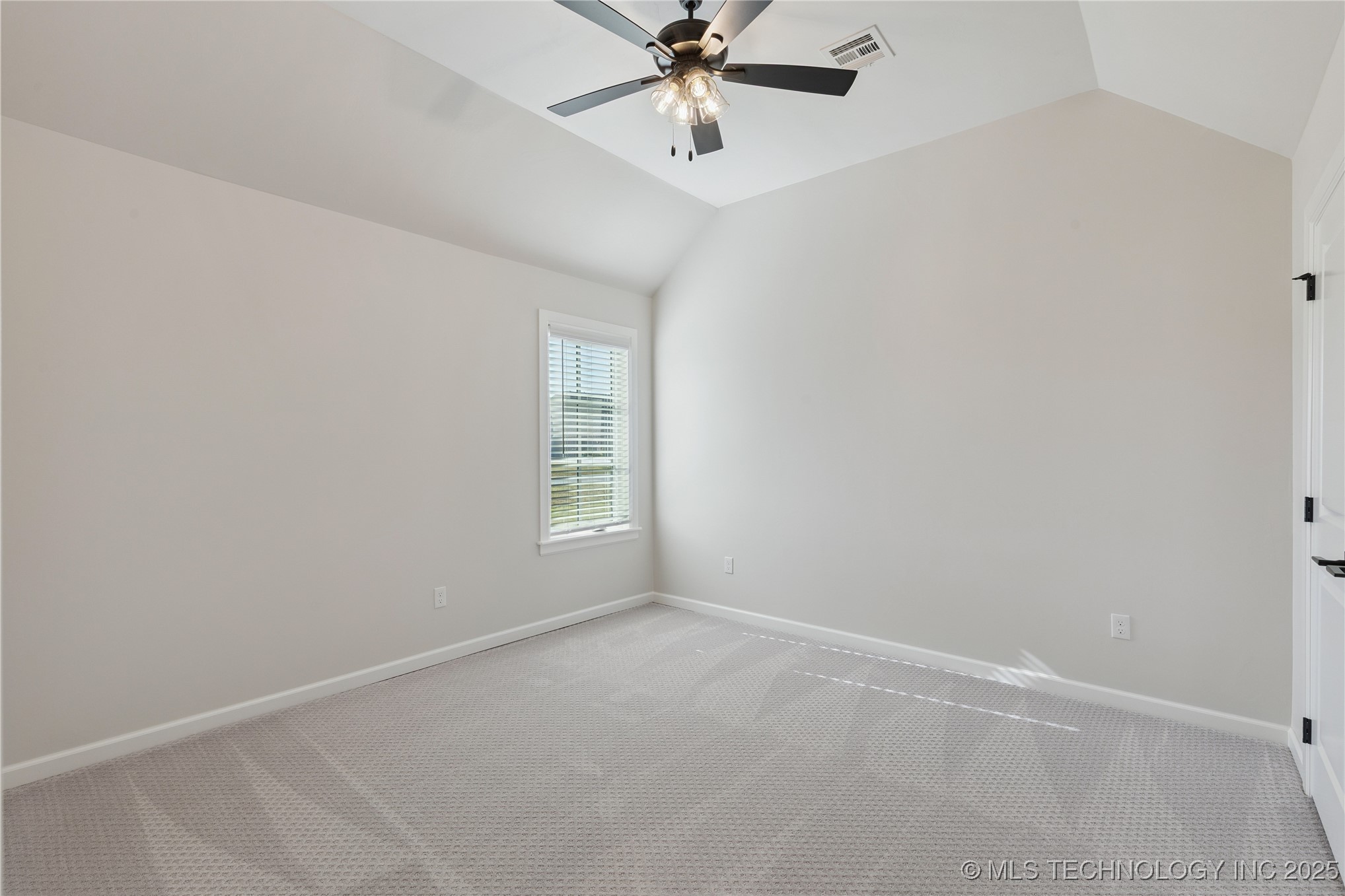 17527 S 52nd East Avenue Property Photo 30