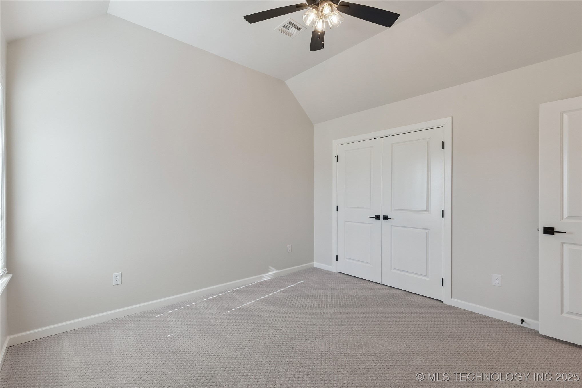 17527 S 52nd East Avenue Property Photo 31