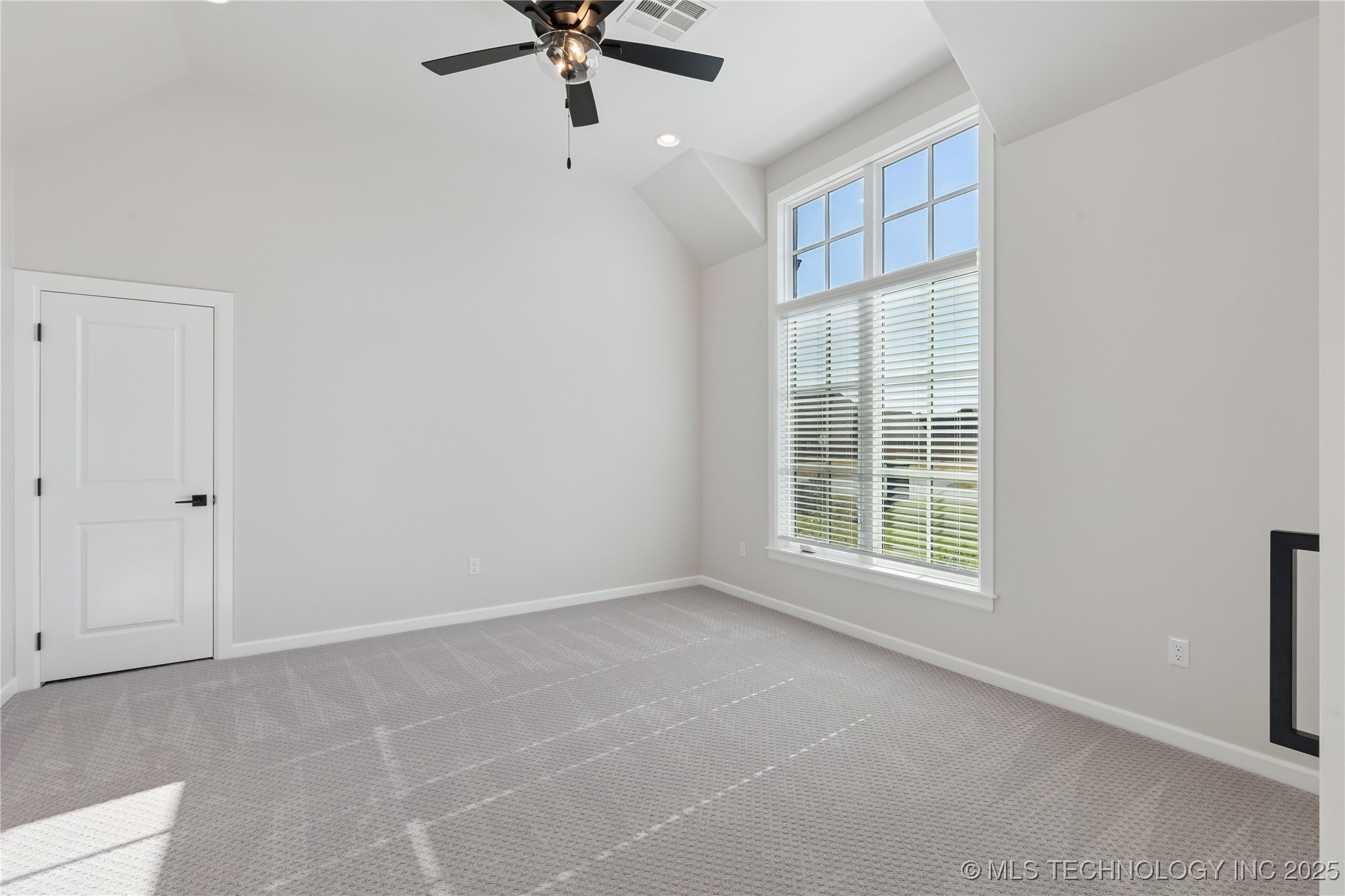 17527 S 52nd East Avenue Property Photo 32