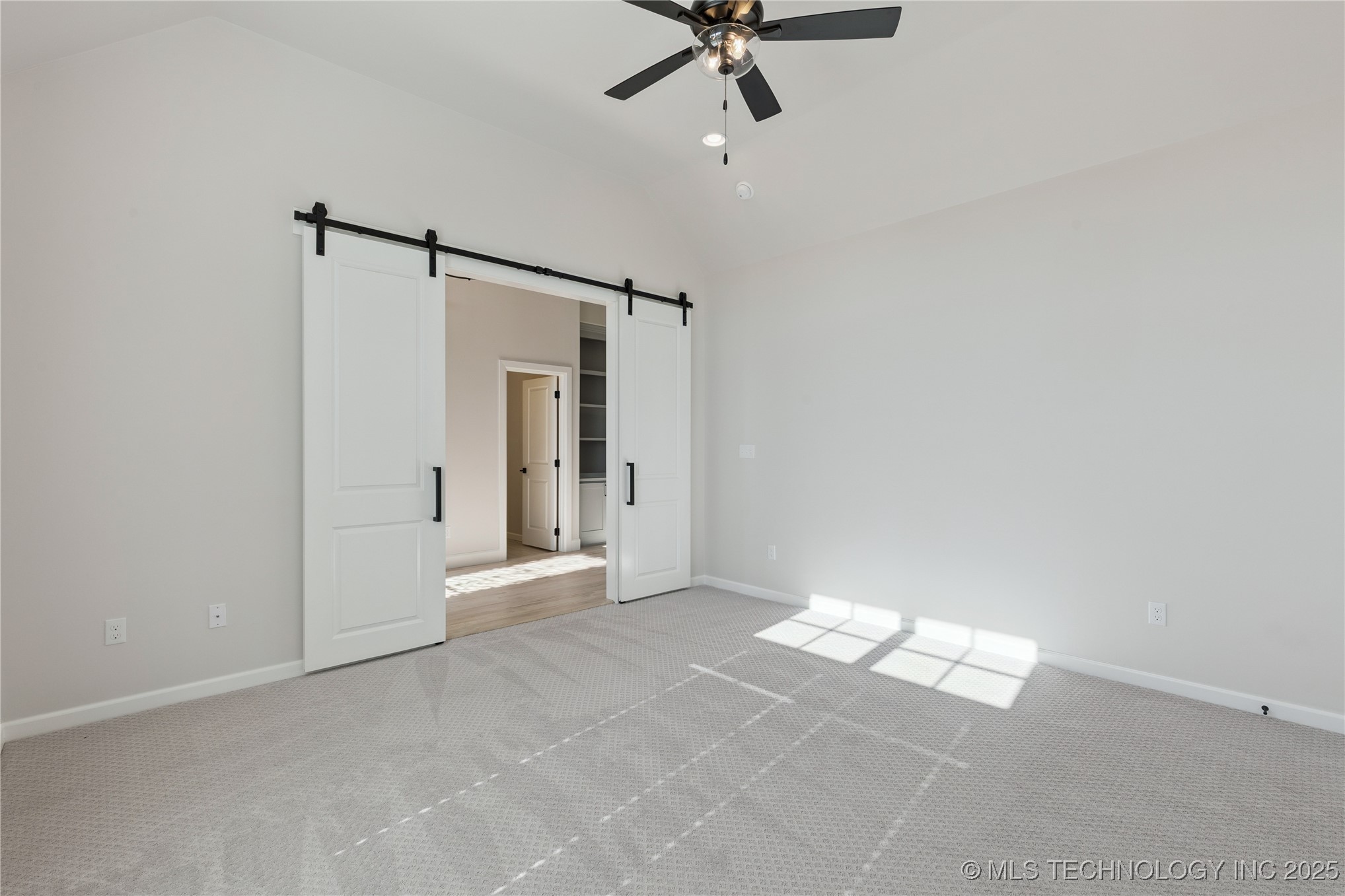 17527 S 52nd East Avenue Property Photo 34