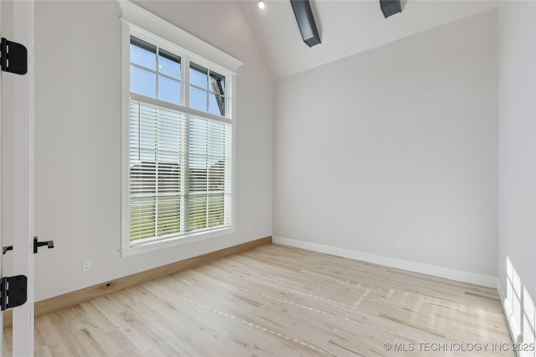 17527 S 52nd East Avenue Property Photo 35