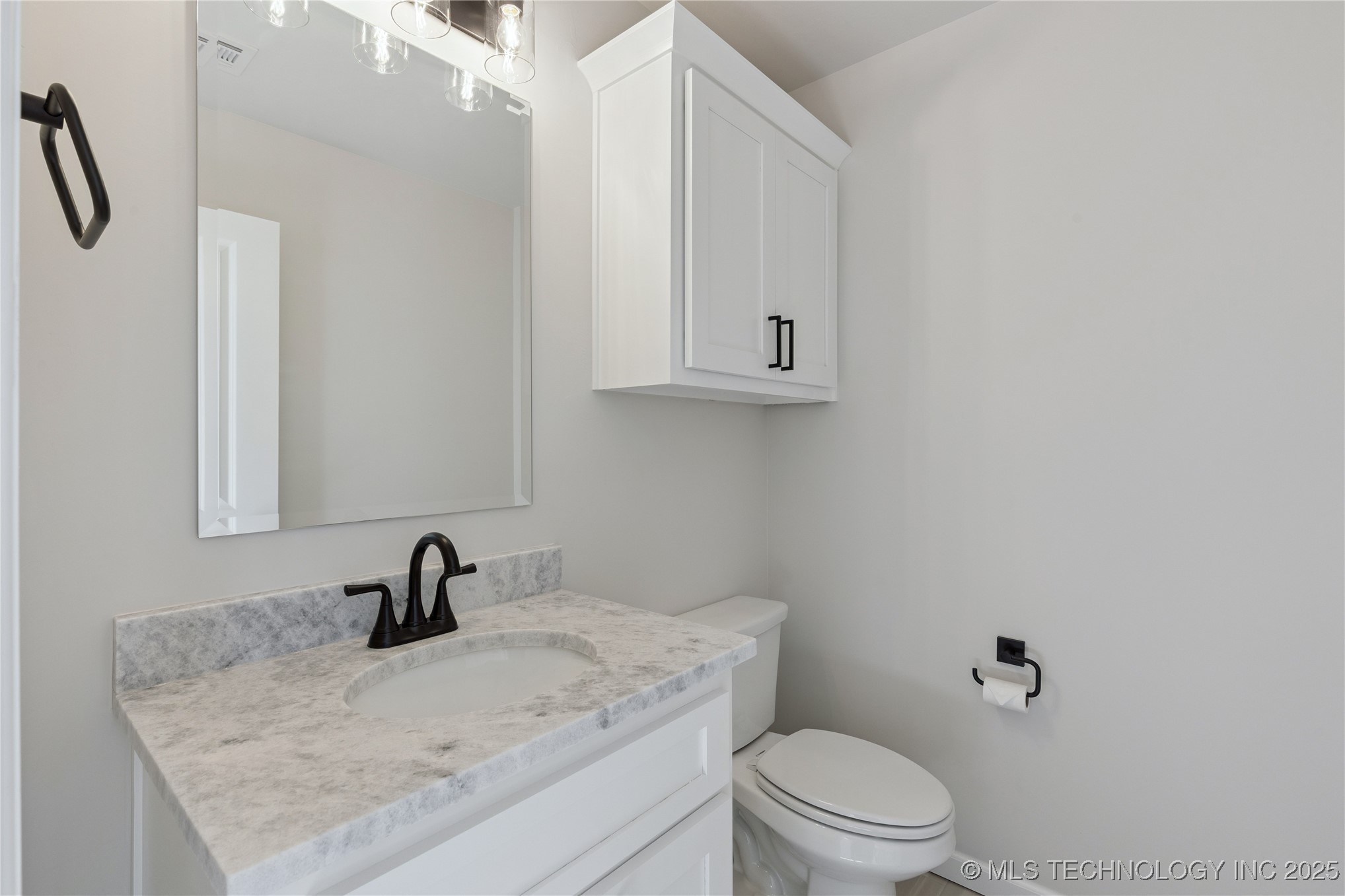 17527 S 52nd East Avenue Property Photo 37