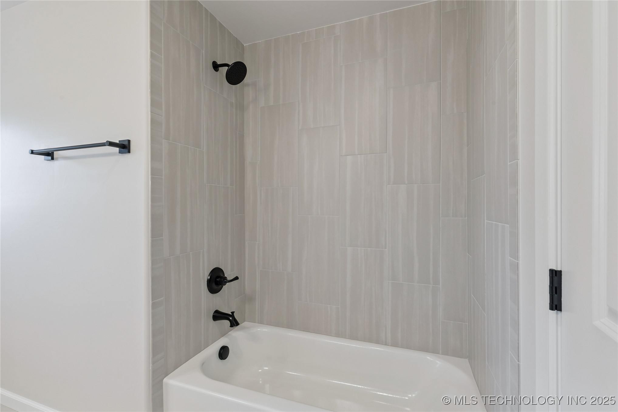 17527 S 52nd East Avenue Property Photo 39