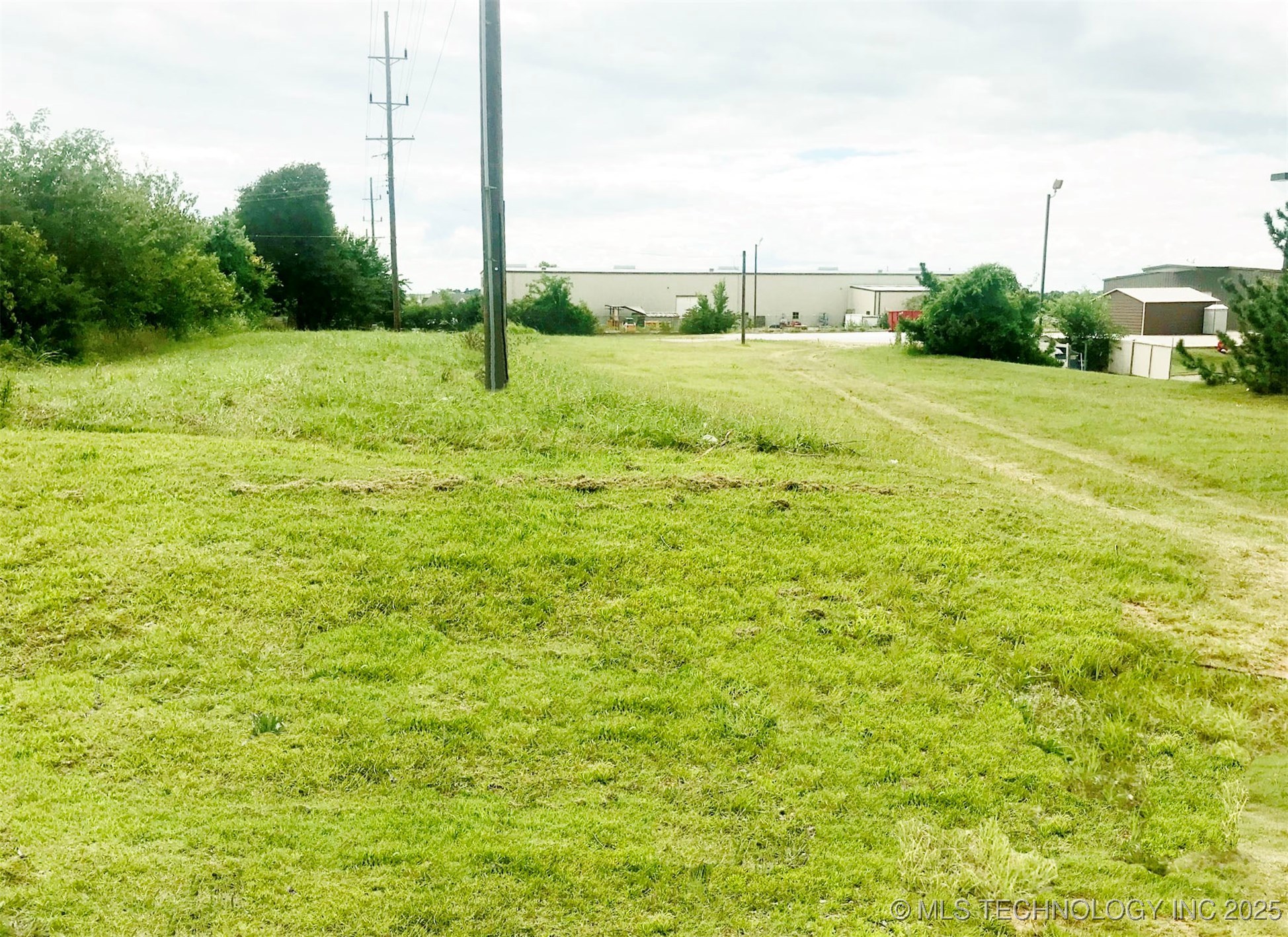 1105 Lonnie Abbott Boulevard Property Photo 9