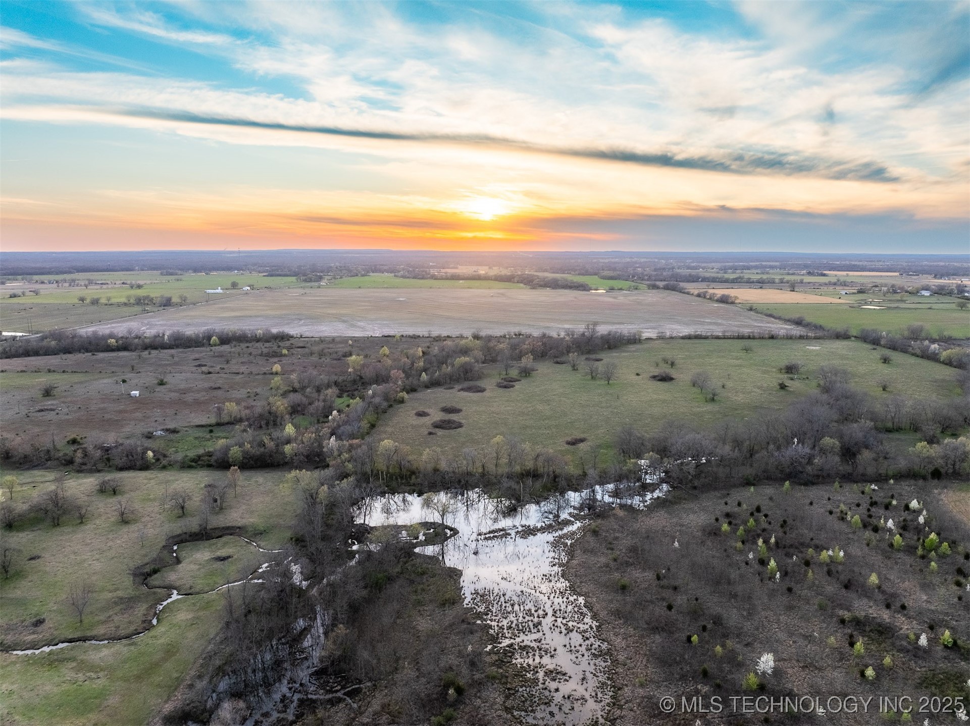 60 E 740 Road Property Photo 7