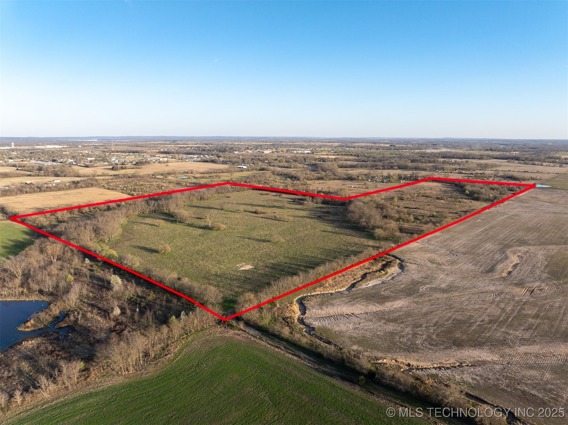 60 E 740 Road Property Photo 9