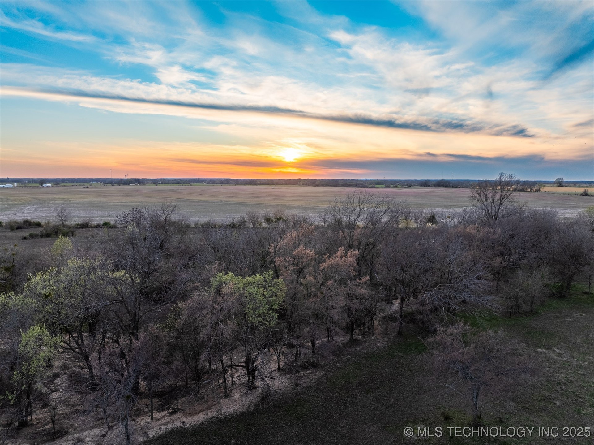 60 E 740 Road Property Photo 11