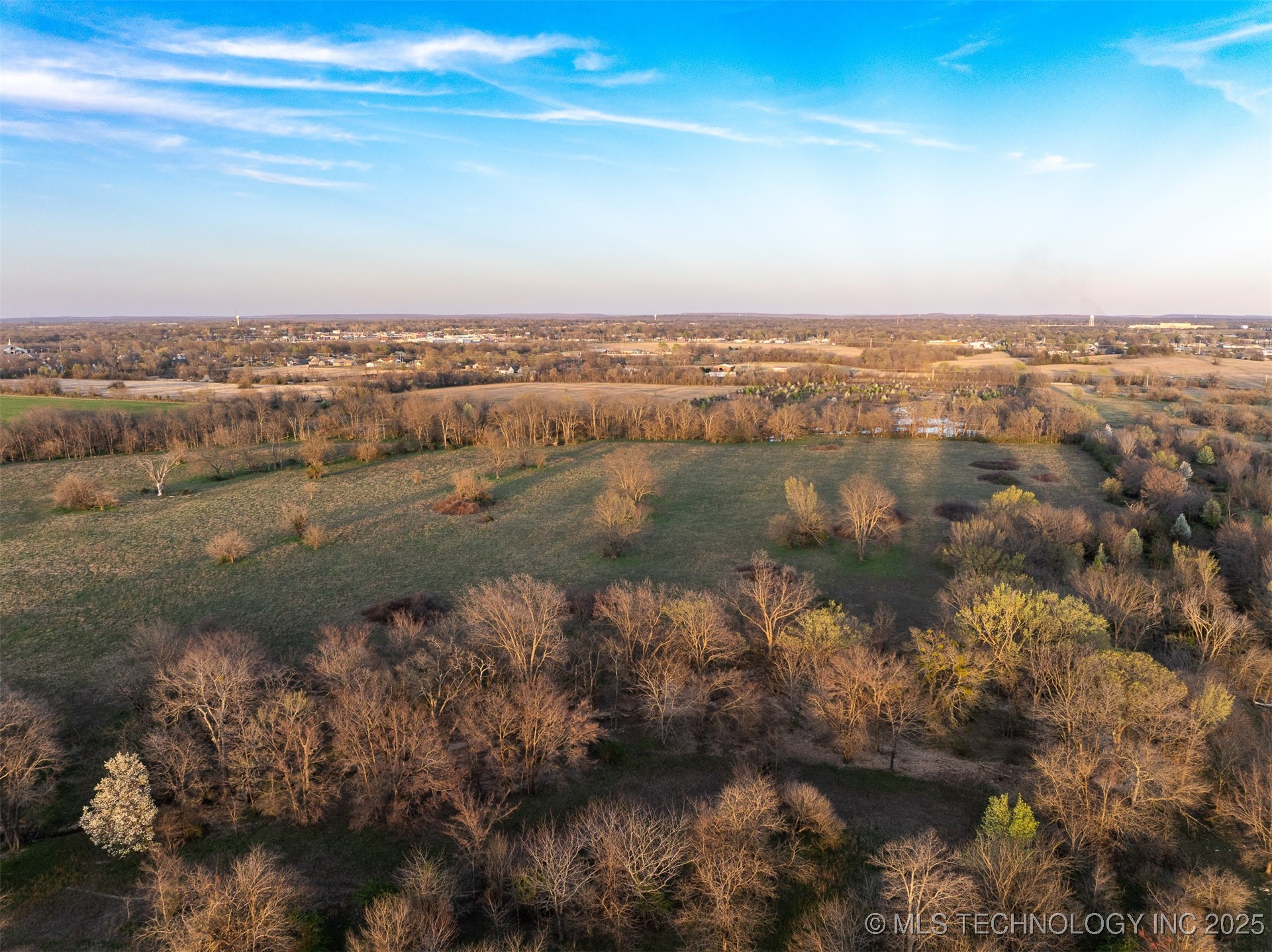 60 E 740 Road Property Photo 21