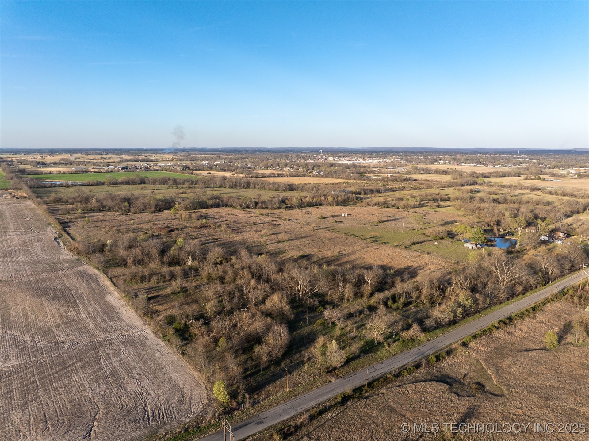 60 E 740 Road Property Photo 27