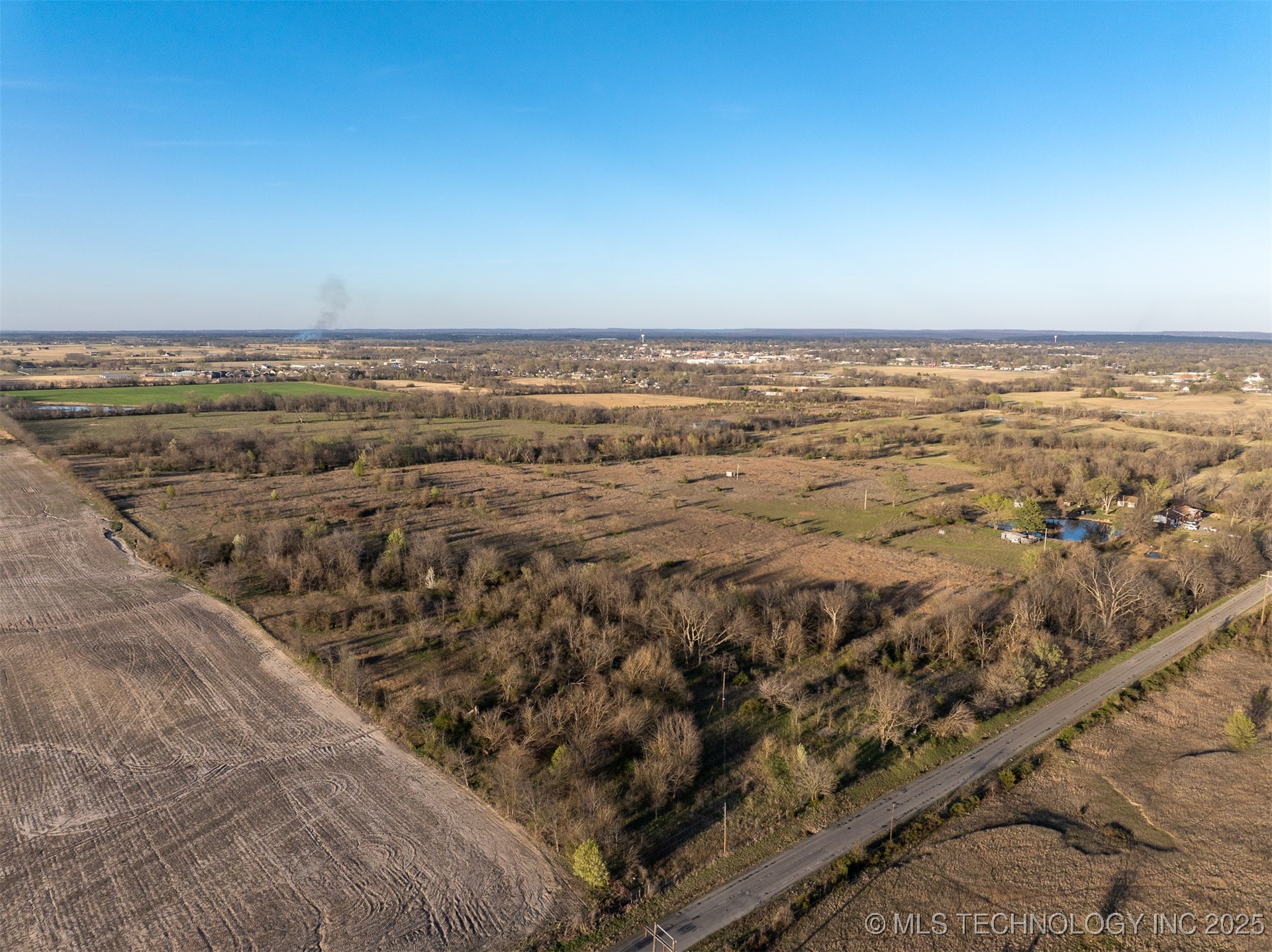 60 E 740 Road Property Photo 28