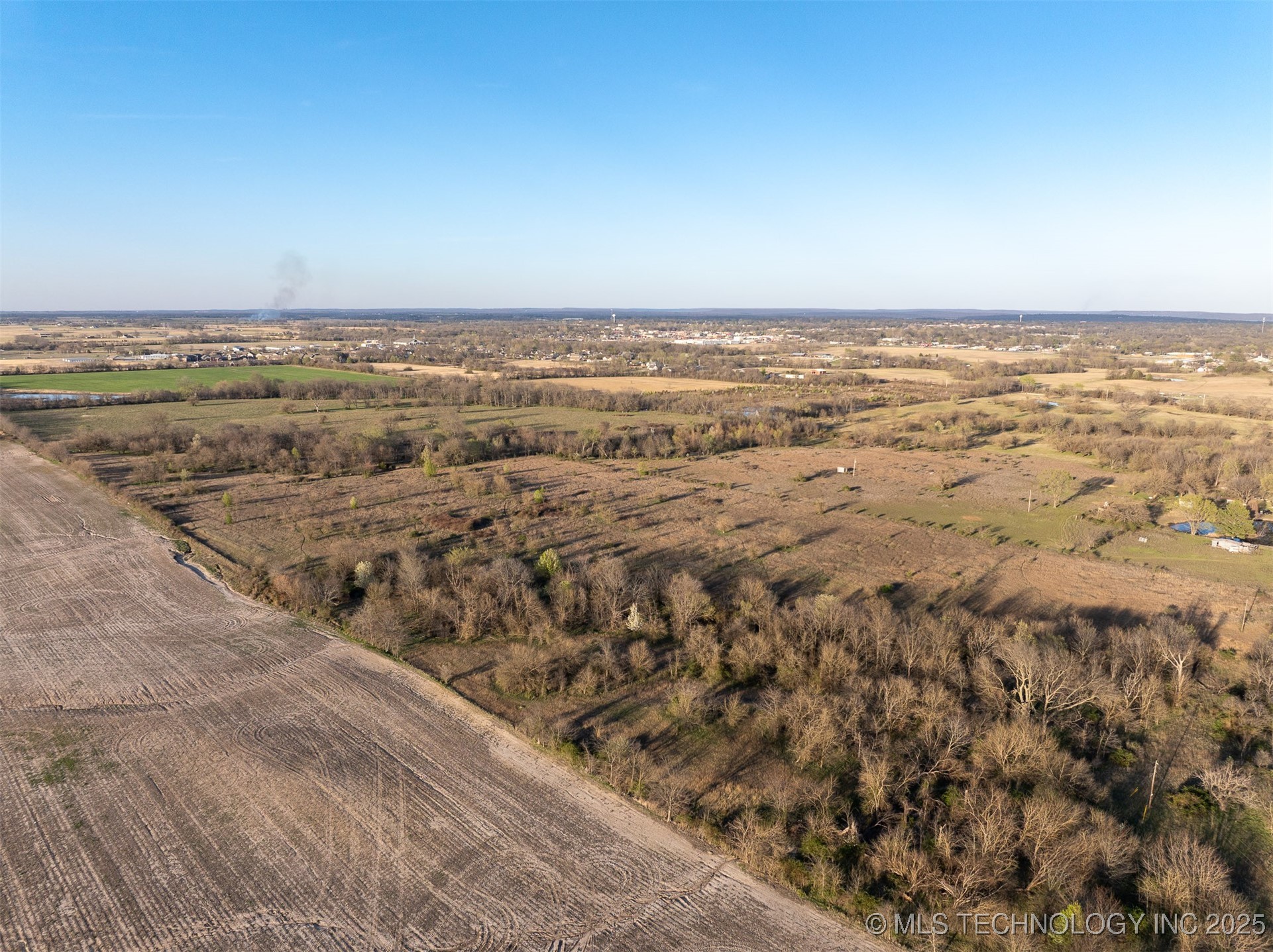 60 E 740 Road Property Photo 29