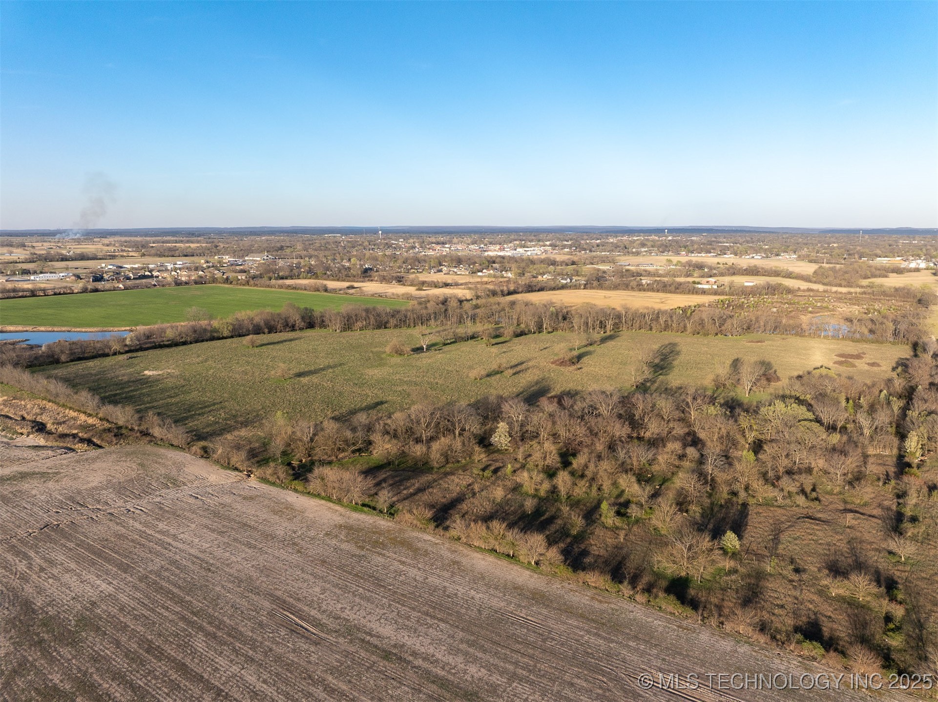 60 E 740 Road Property Photo 32