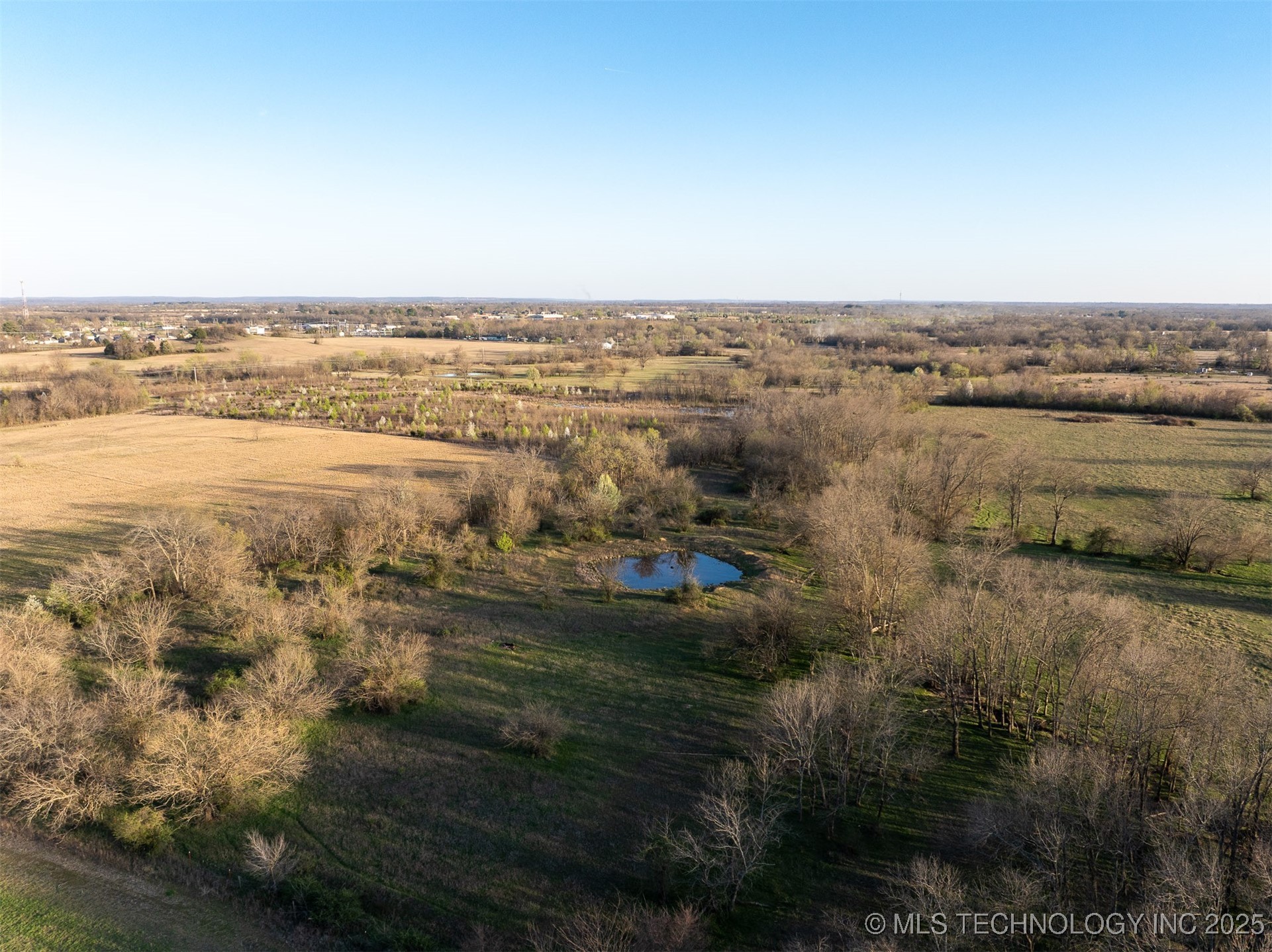 60 E 740 Road Property Photo 41